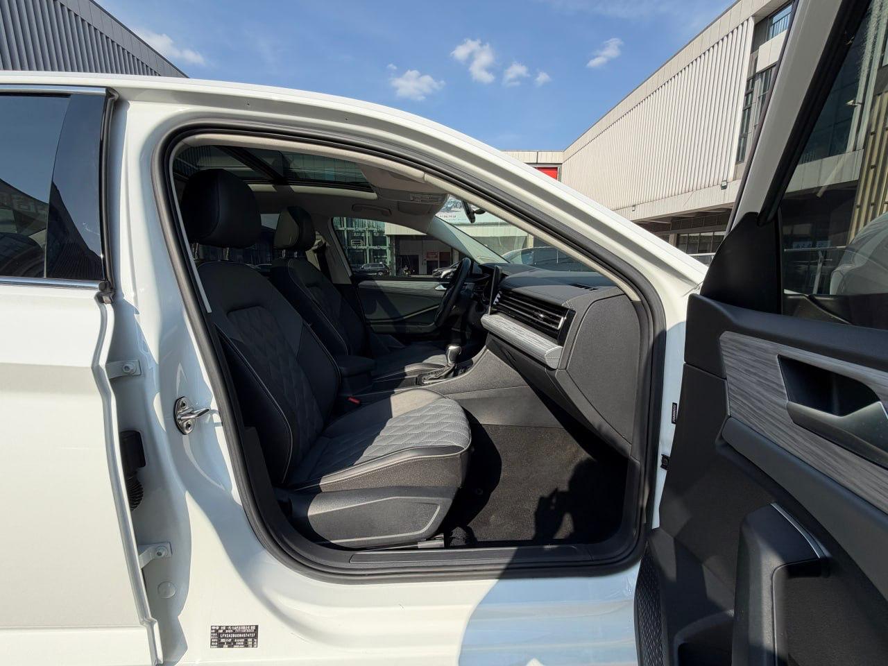 Volkswagen Jetta (Sagitar)