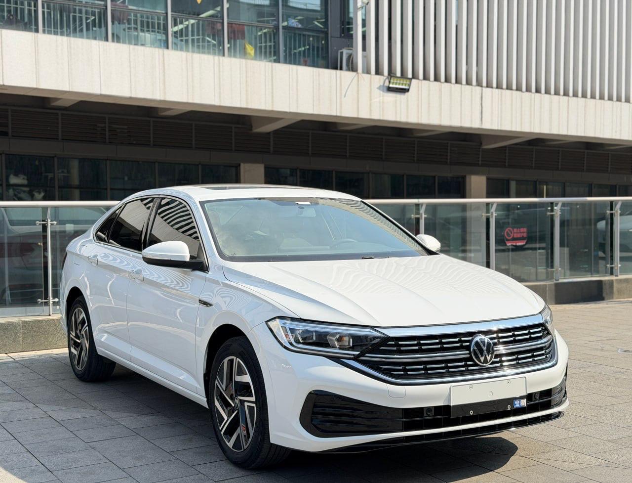 Volkswagen Jetta (Sagitar)