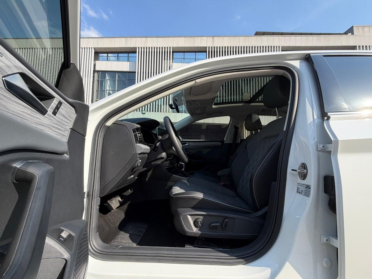 Volkswagen Jetta (Sagitar)
