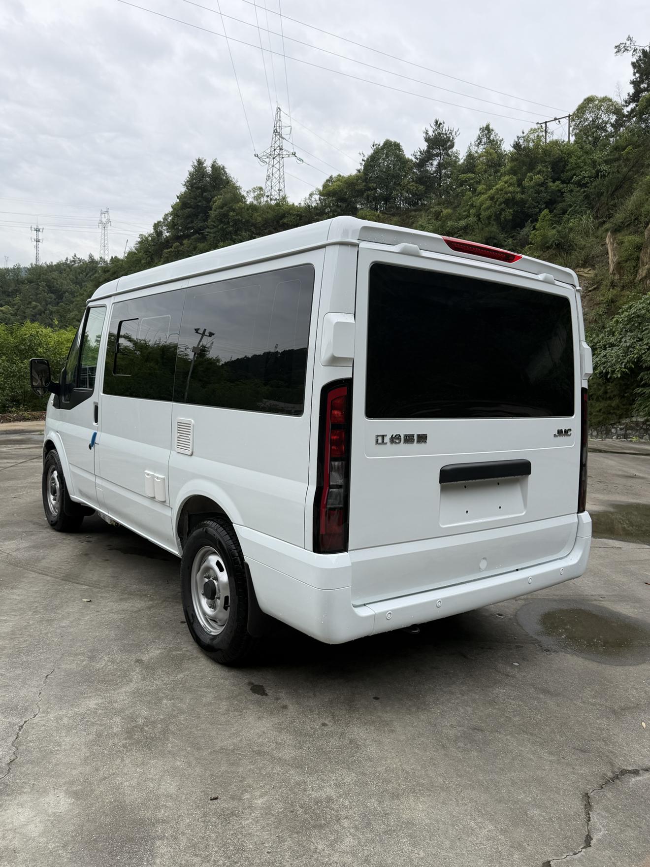 2024 2.0T Auto Diesel Business 7 seat