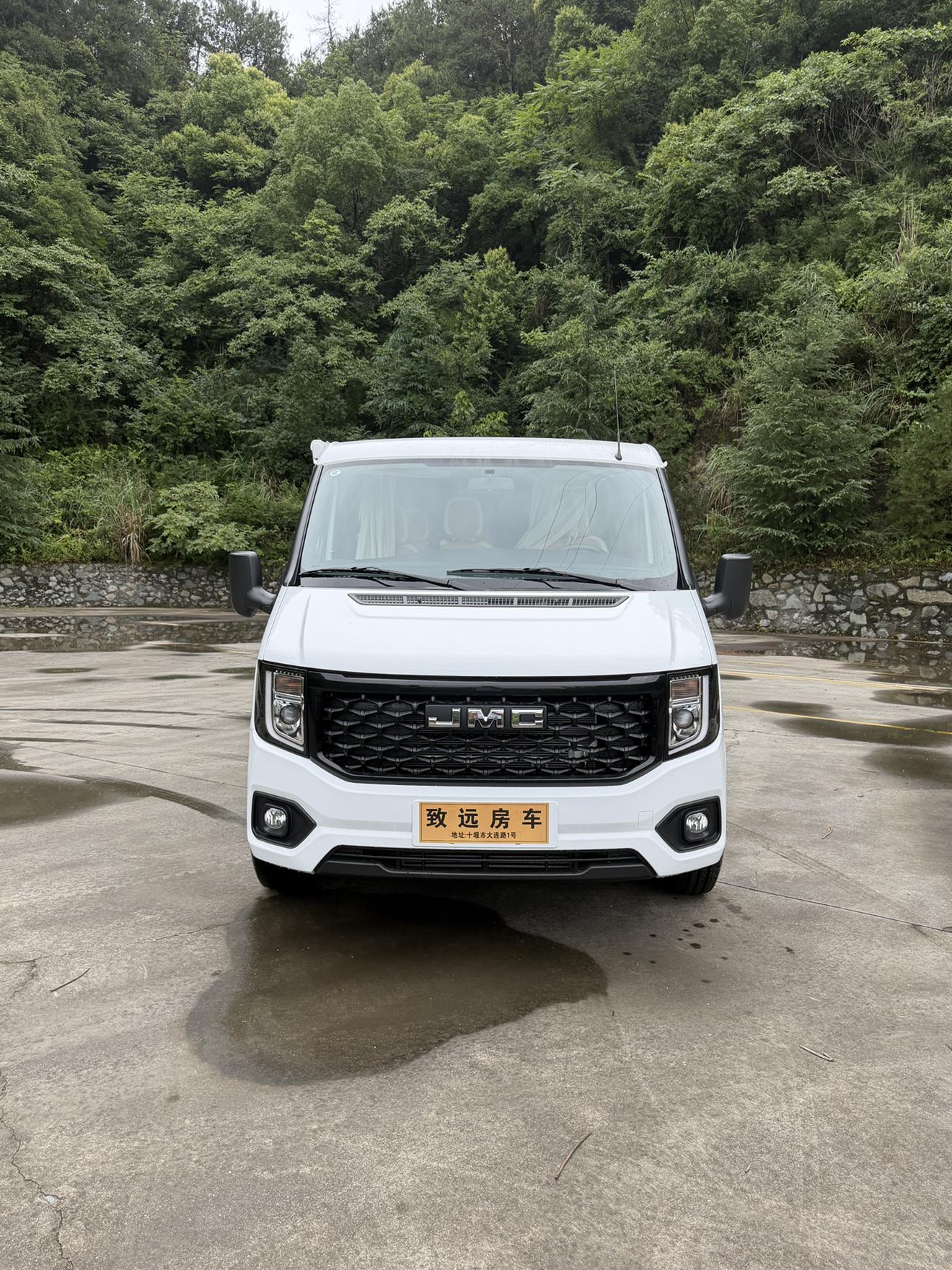 2024 2.0T Auto Diesel Business 7 seat