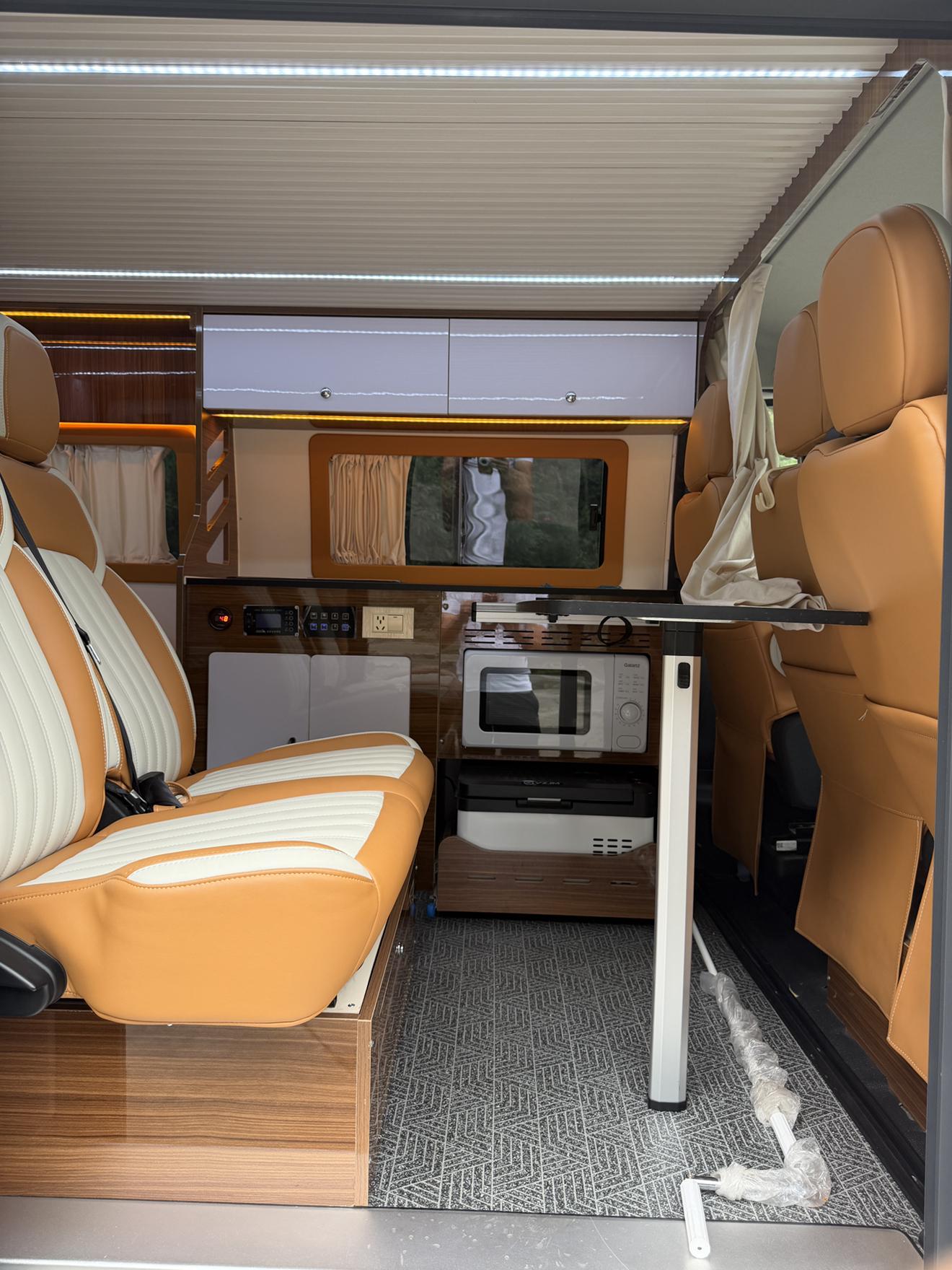2024 2.0T Auto Diesel Business 7 seat