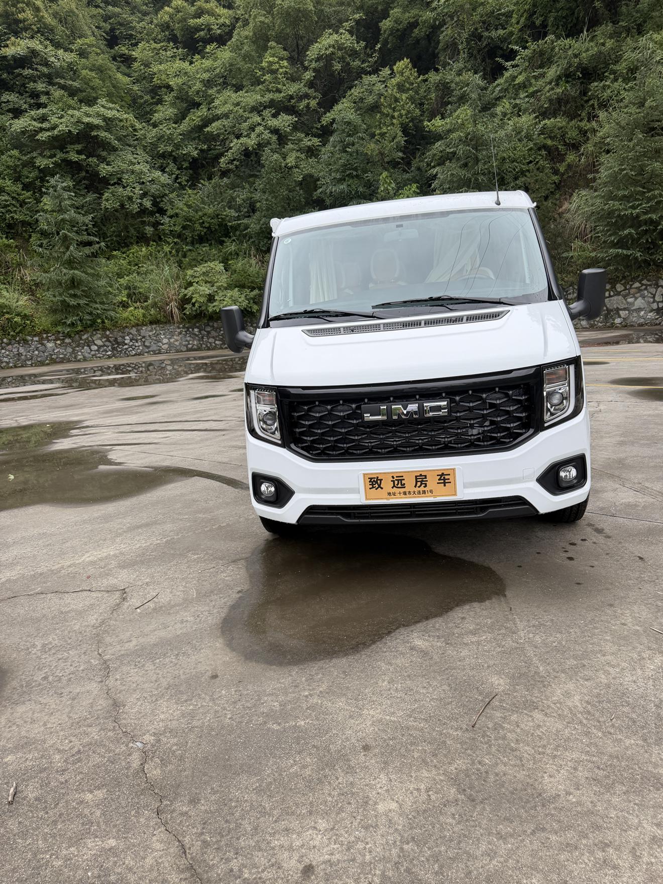2024 2.0T Auto Diesel Business 7 seat