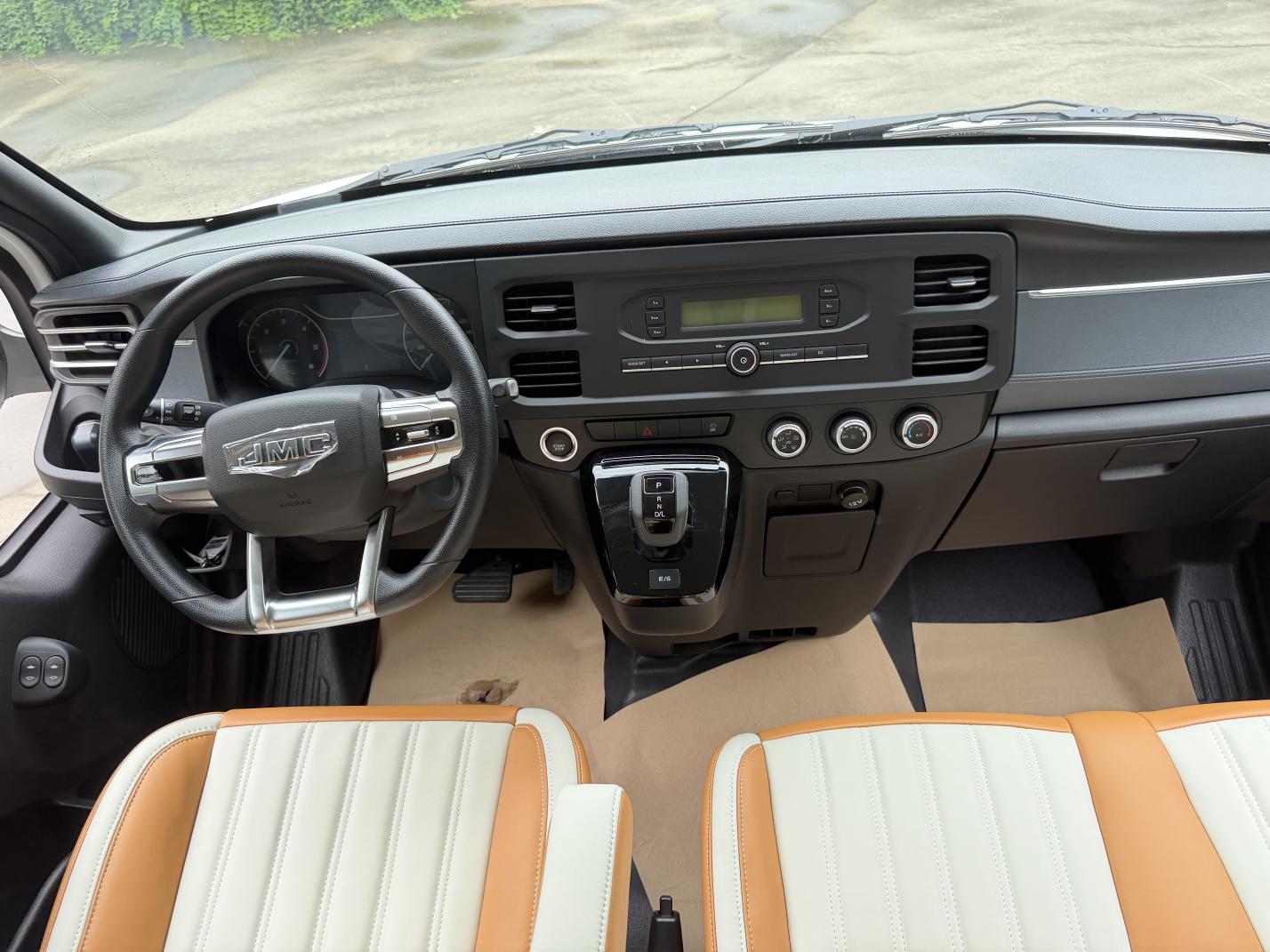 2024 2.0T Auto Diesel Business 7 seat