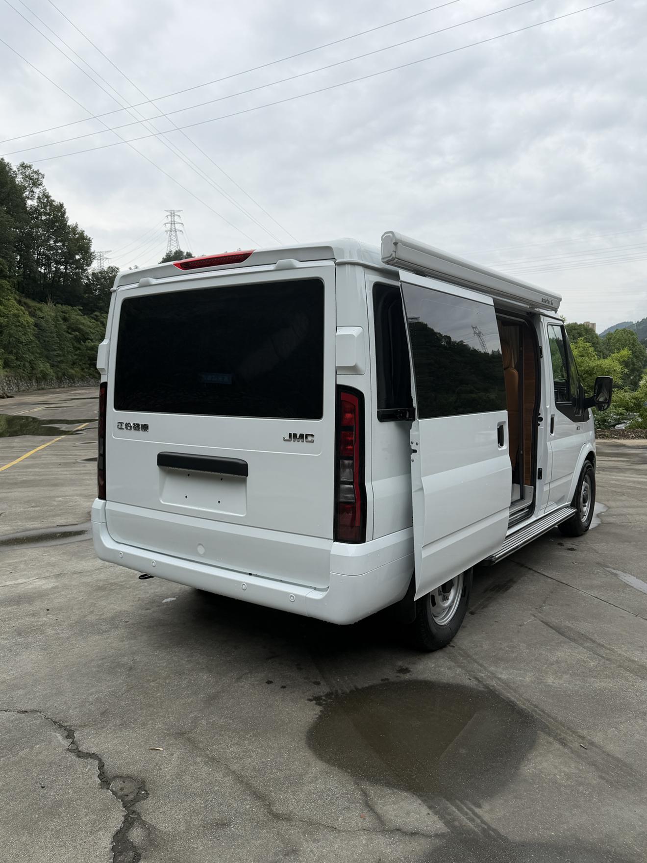 2024 2.0T Auto Diesel Business 7 seat
