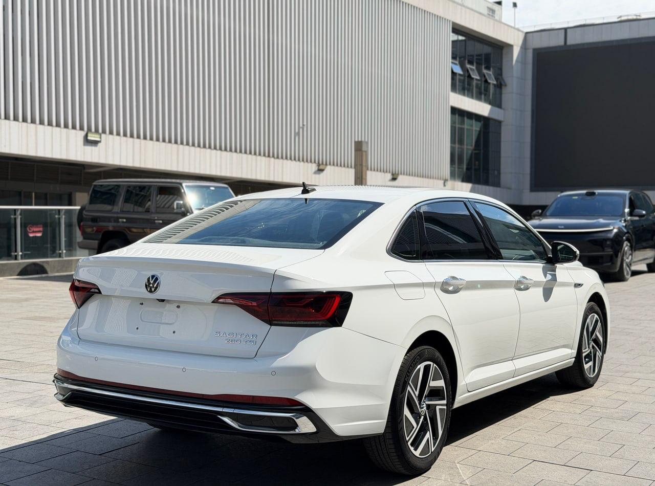 Volkswagen Jetta (Sagitar)