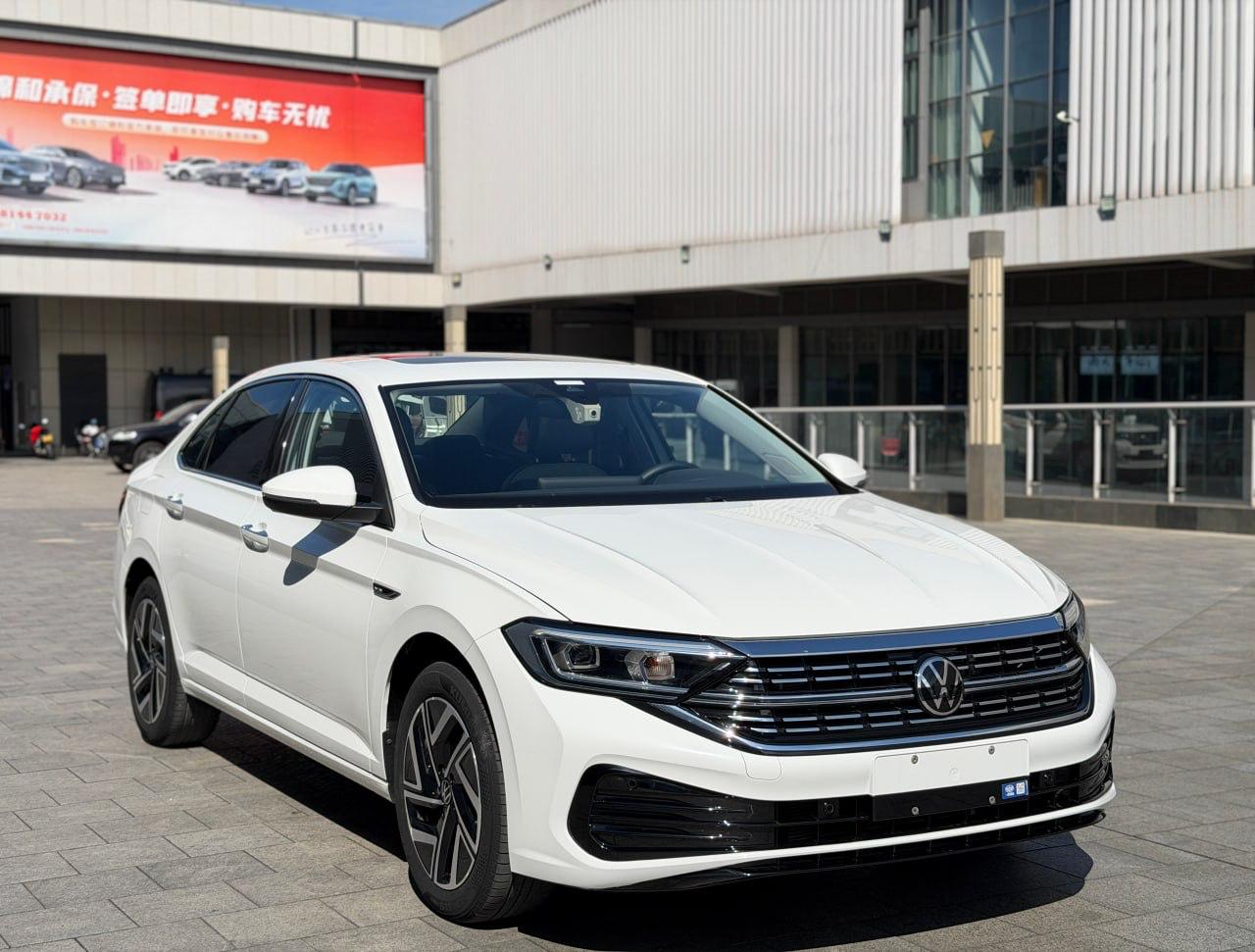 Volkswagen Jetta (Sagitar)