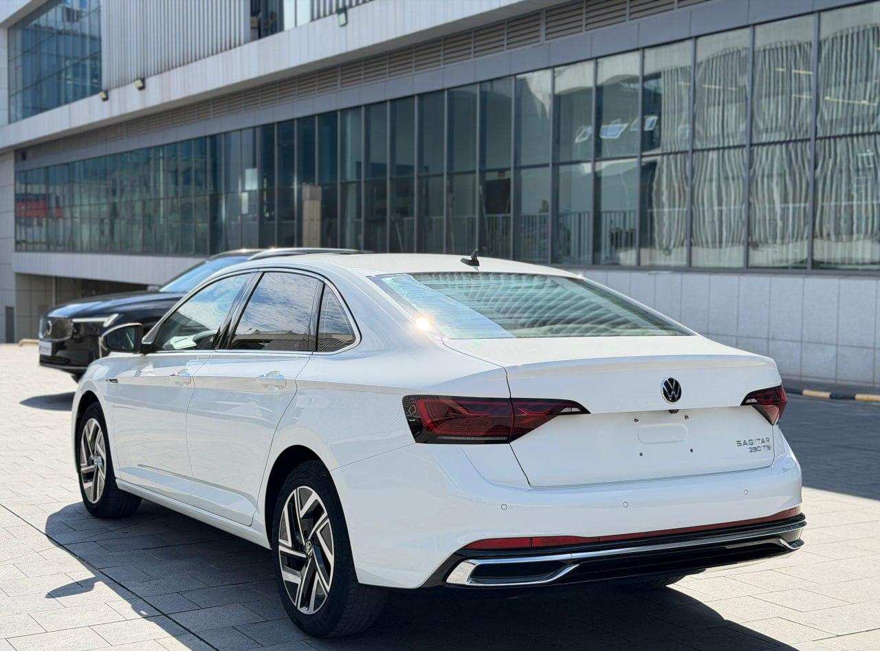 Volkswagen Jetta (Sagitar)