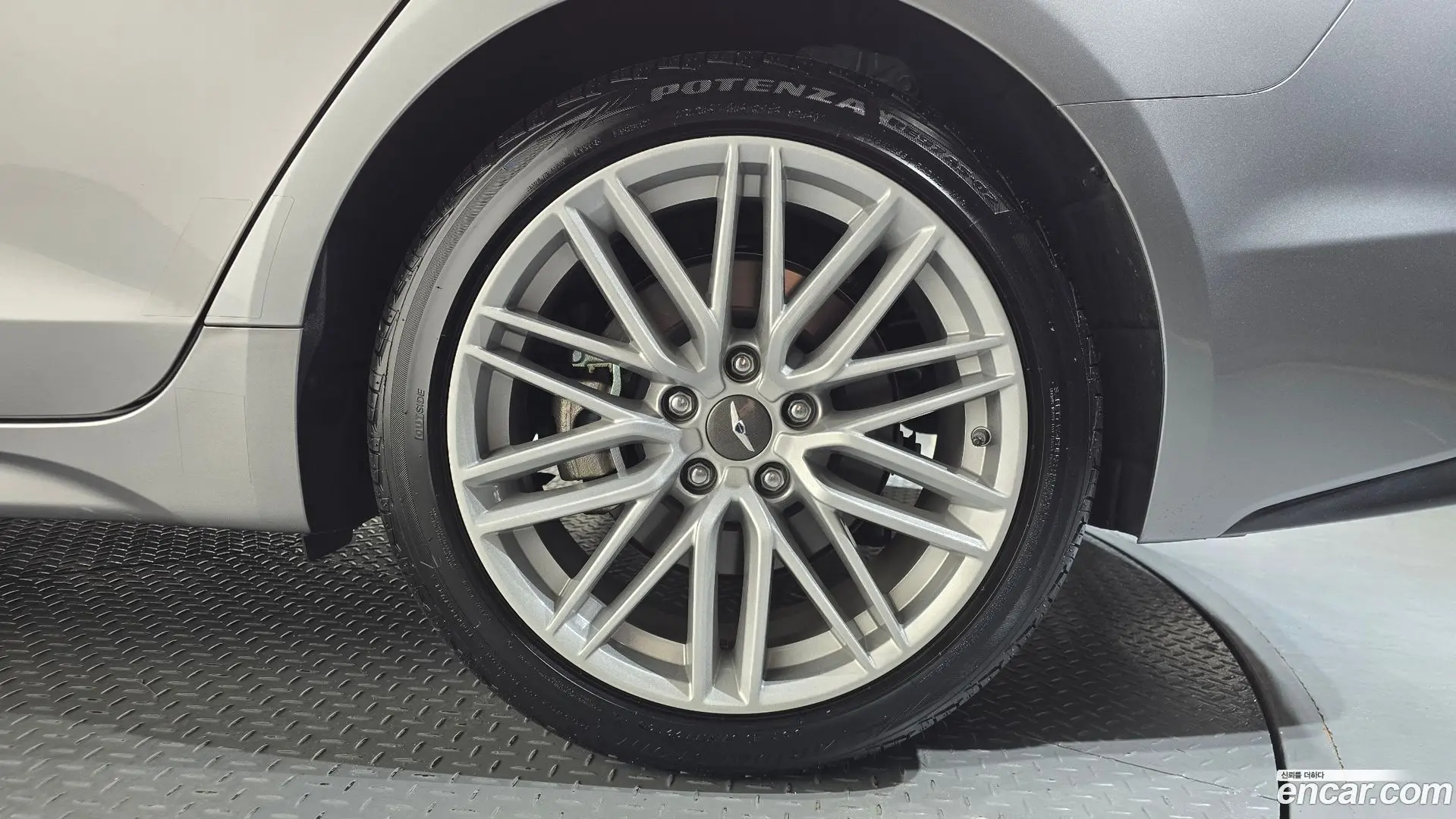 Genesis G70 2.0T AWD
