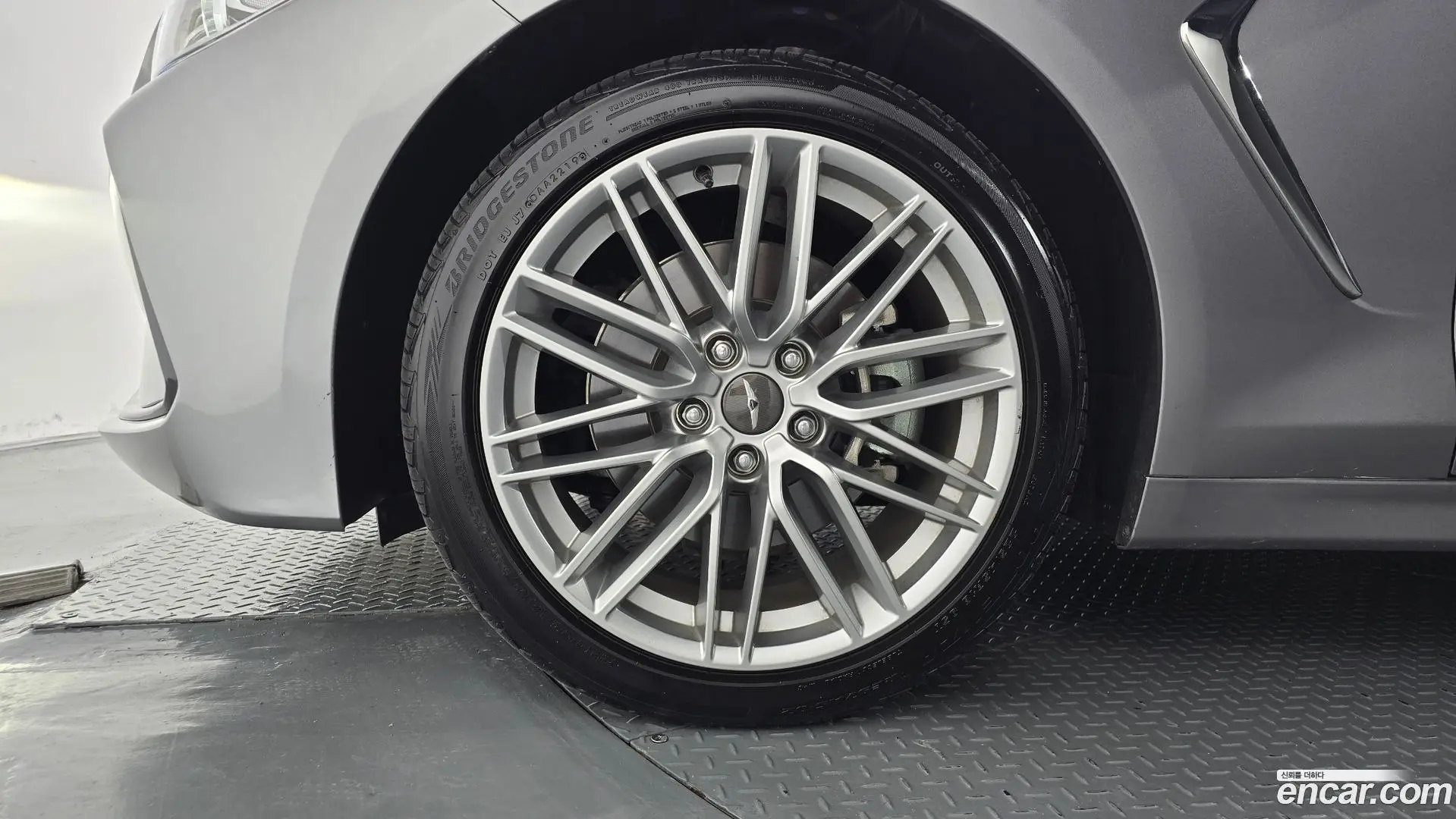 Genesis G70 2.0T AWD