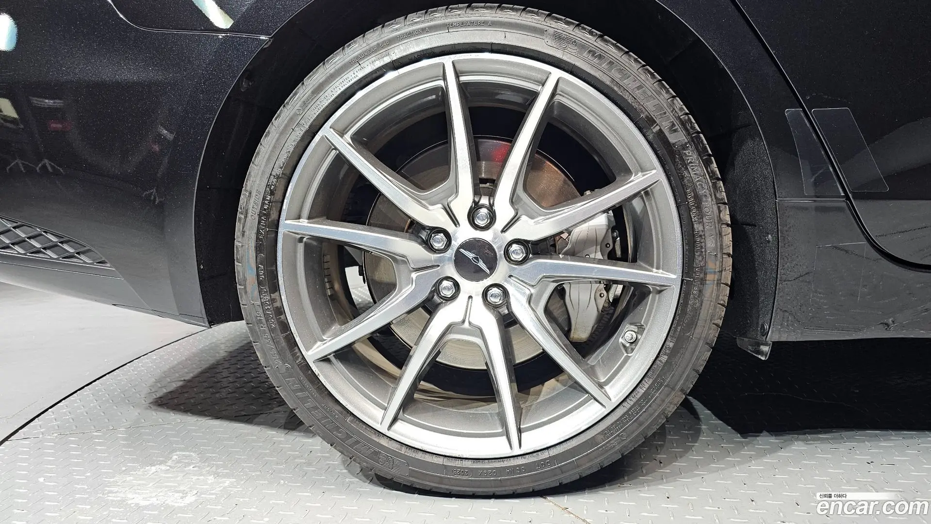 Genesis G70 Gasoline 3.3T 4WD 2018