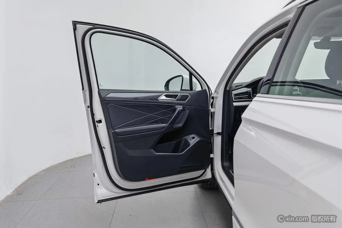 Volkswagen Tiguan L 2022 330TSI Auto 2WD R-Line Premium Enjoy