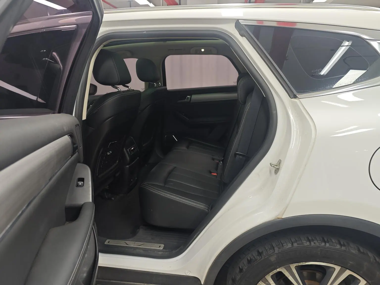 BYD Tang 2018 2.0T Auto Smart Connected Distinguished 7 seat China V