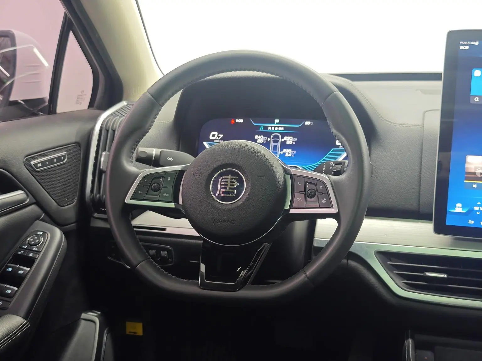 BYD Tang 2018 2.0T Auto Smart Connected Distinguished 7 seat China V