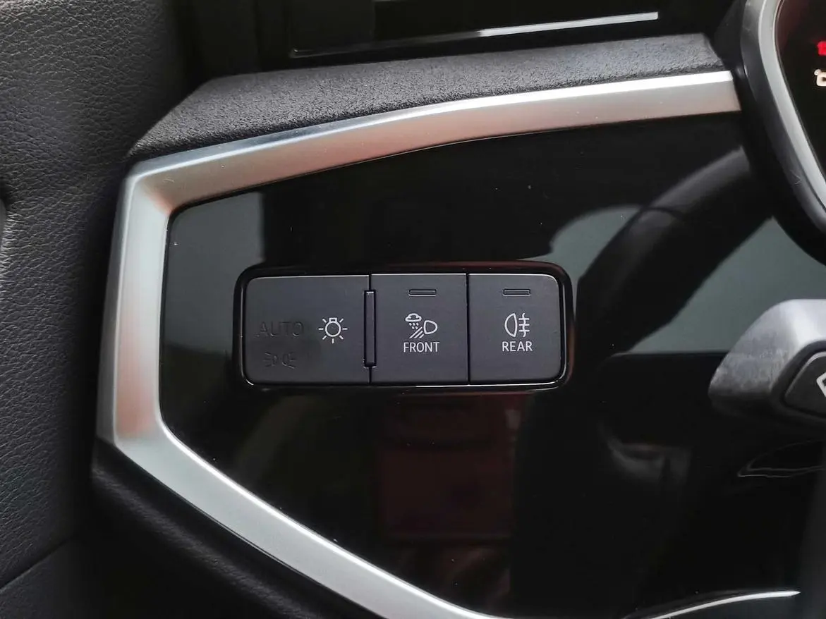 Audi Q3 2023 35 TFSI Dynamic Fashion