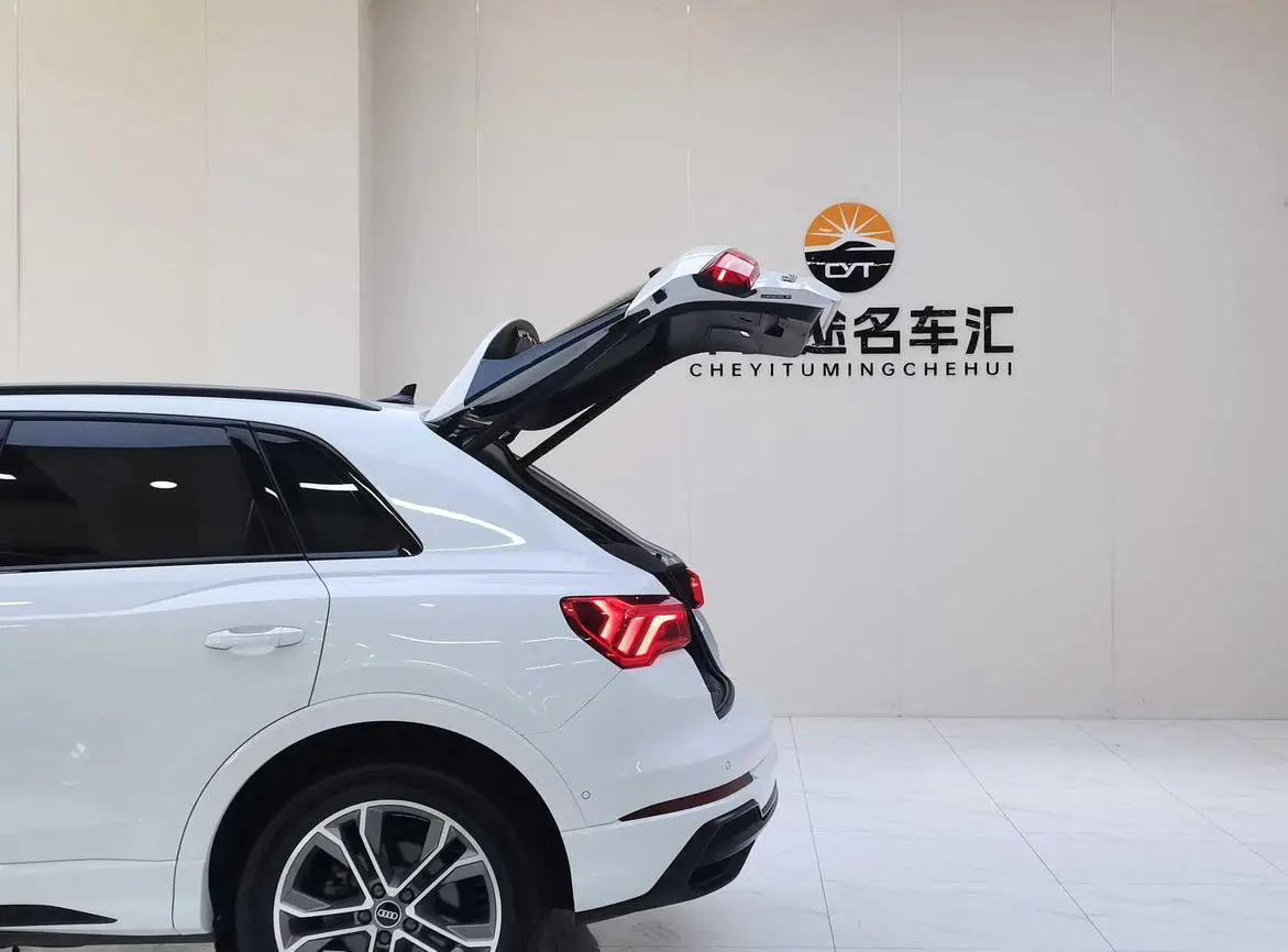 Audi Q3 2023 35 TFSI Dynamic Fashion