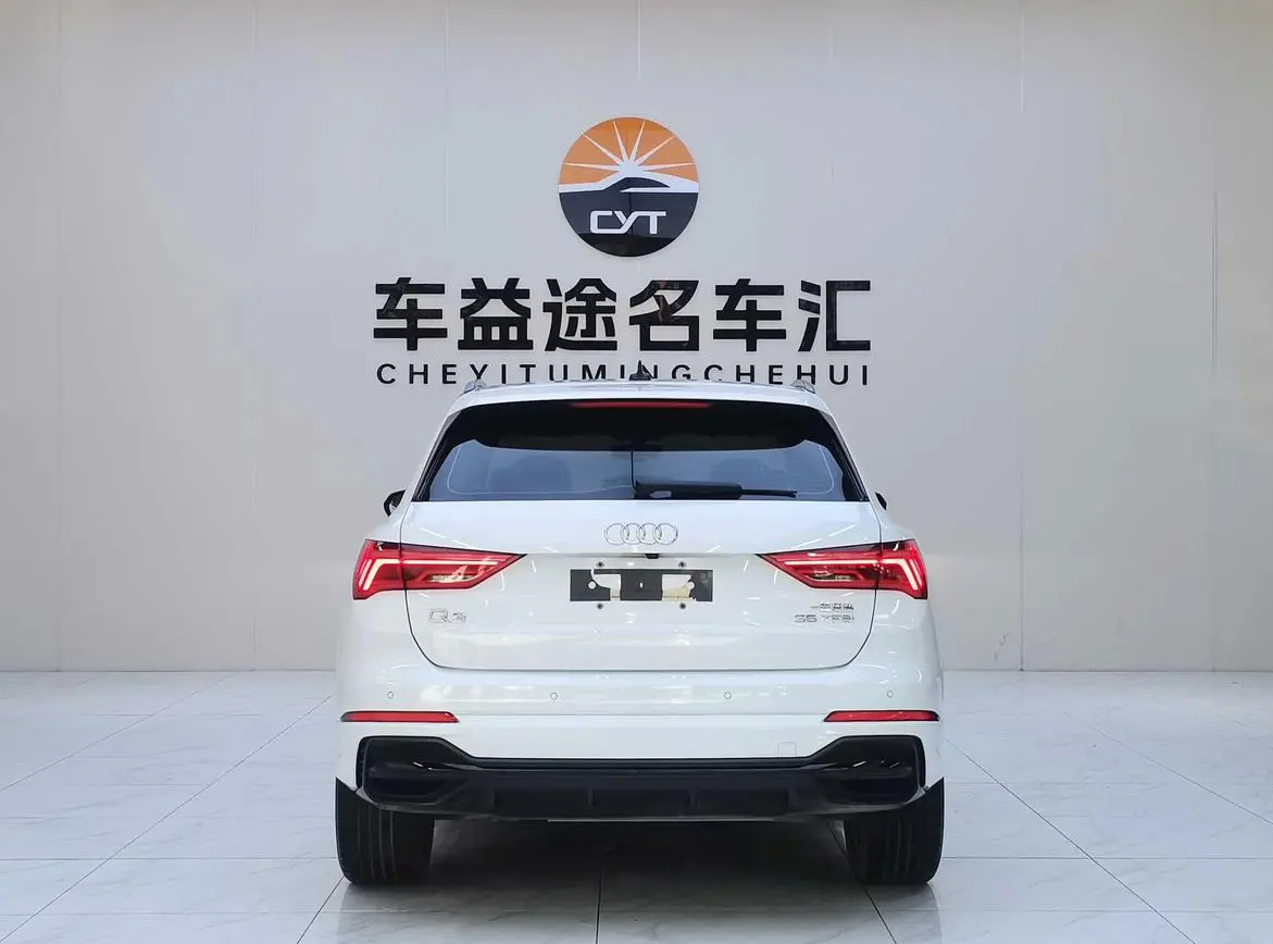 Audi Q3 2023 35 TFSI Dynamic Fashion