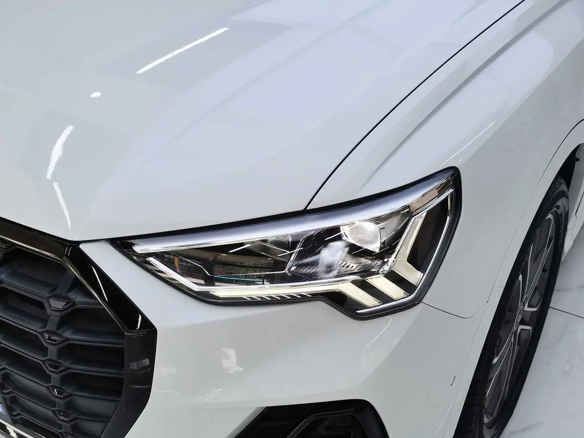 Audi Q3 2023 35 TFSI Dynamic Fashion