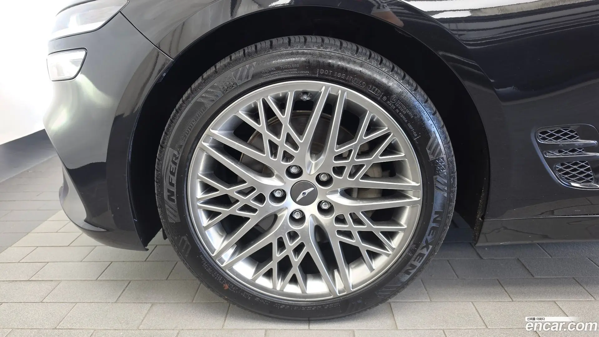 Genesis G70 Gasoline 2.0T 4WD