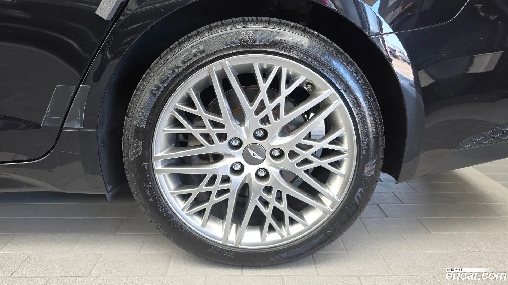Genesis G70 Gasoline 2.0T 4WD