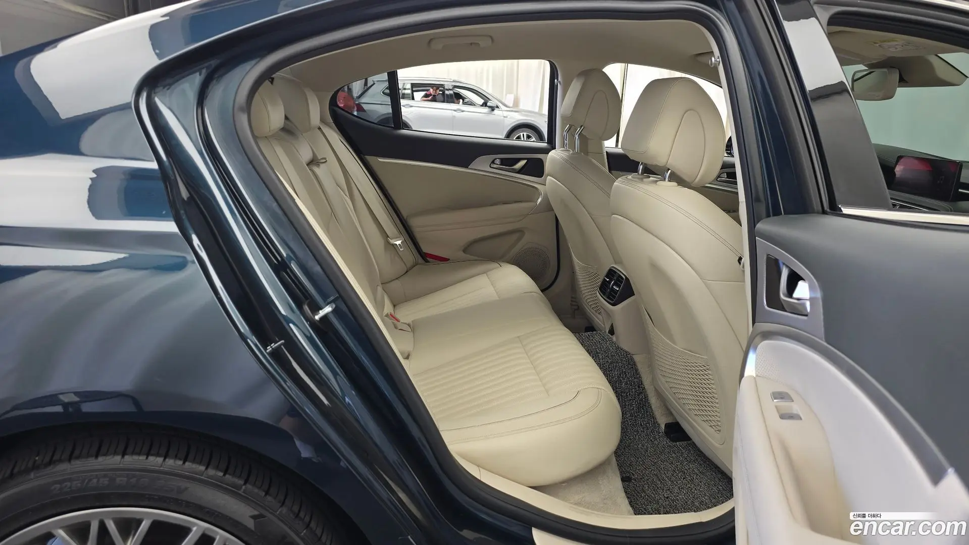 Genesis G70 Gasoline 2.0T 2WD