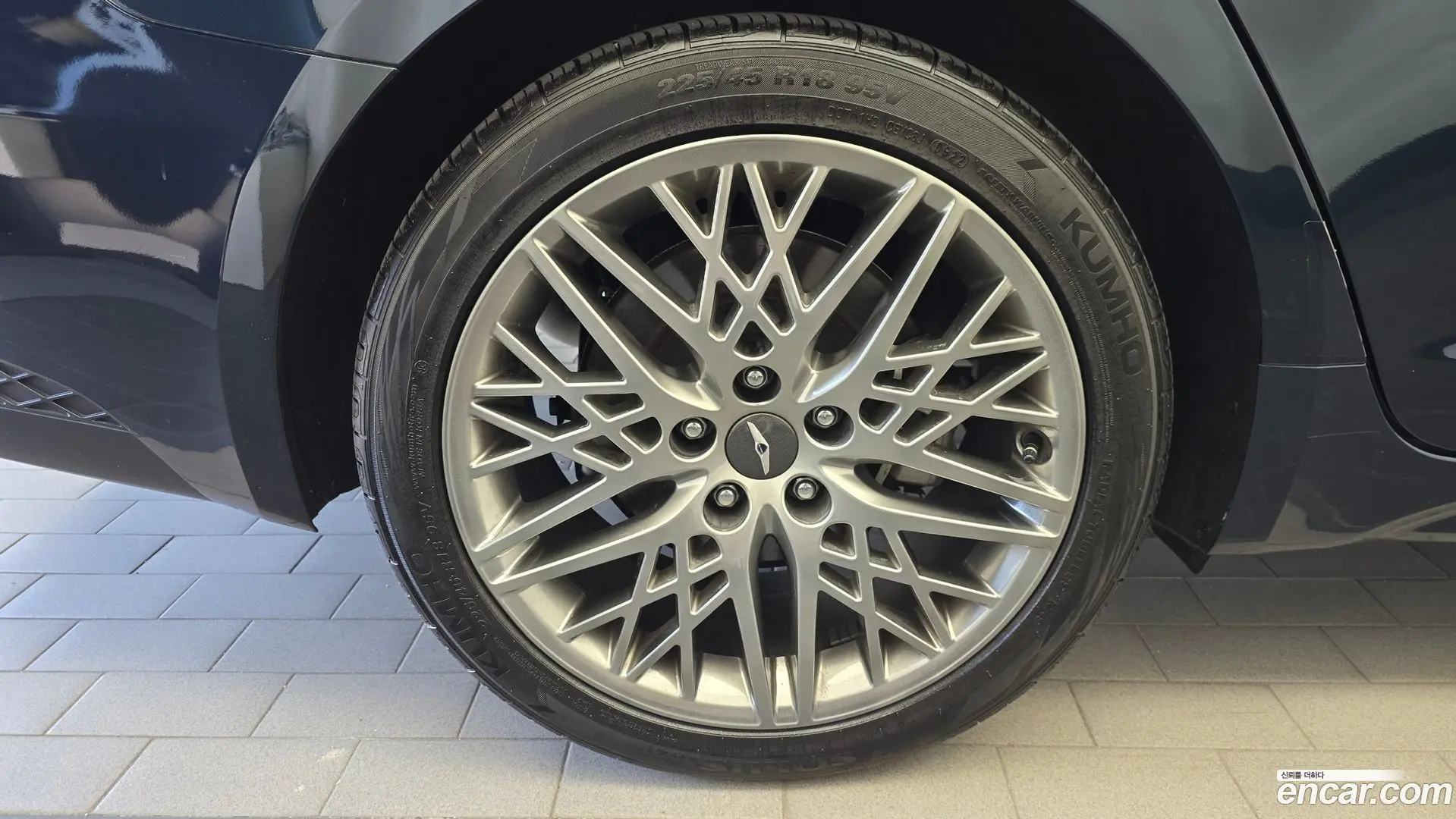 Genesis G70 Gasoline 2.0T 2WD