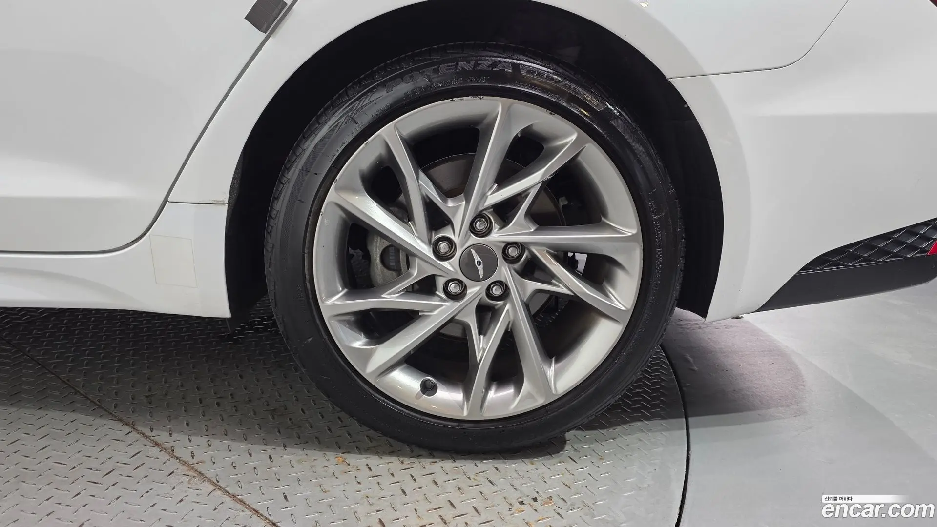 Genesis G70 Gasoline 2.0T 2WD