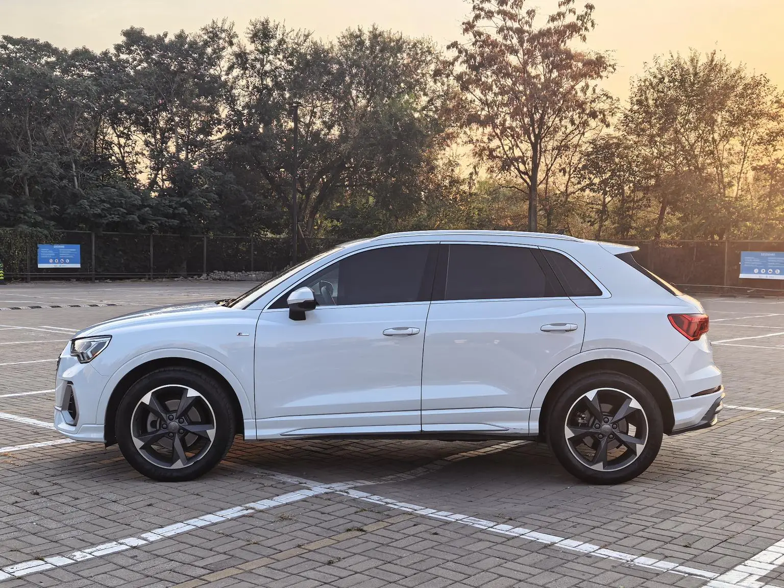 Audi Q3 2019 40 TFSI quattro Dynamic Fashion