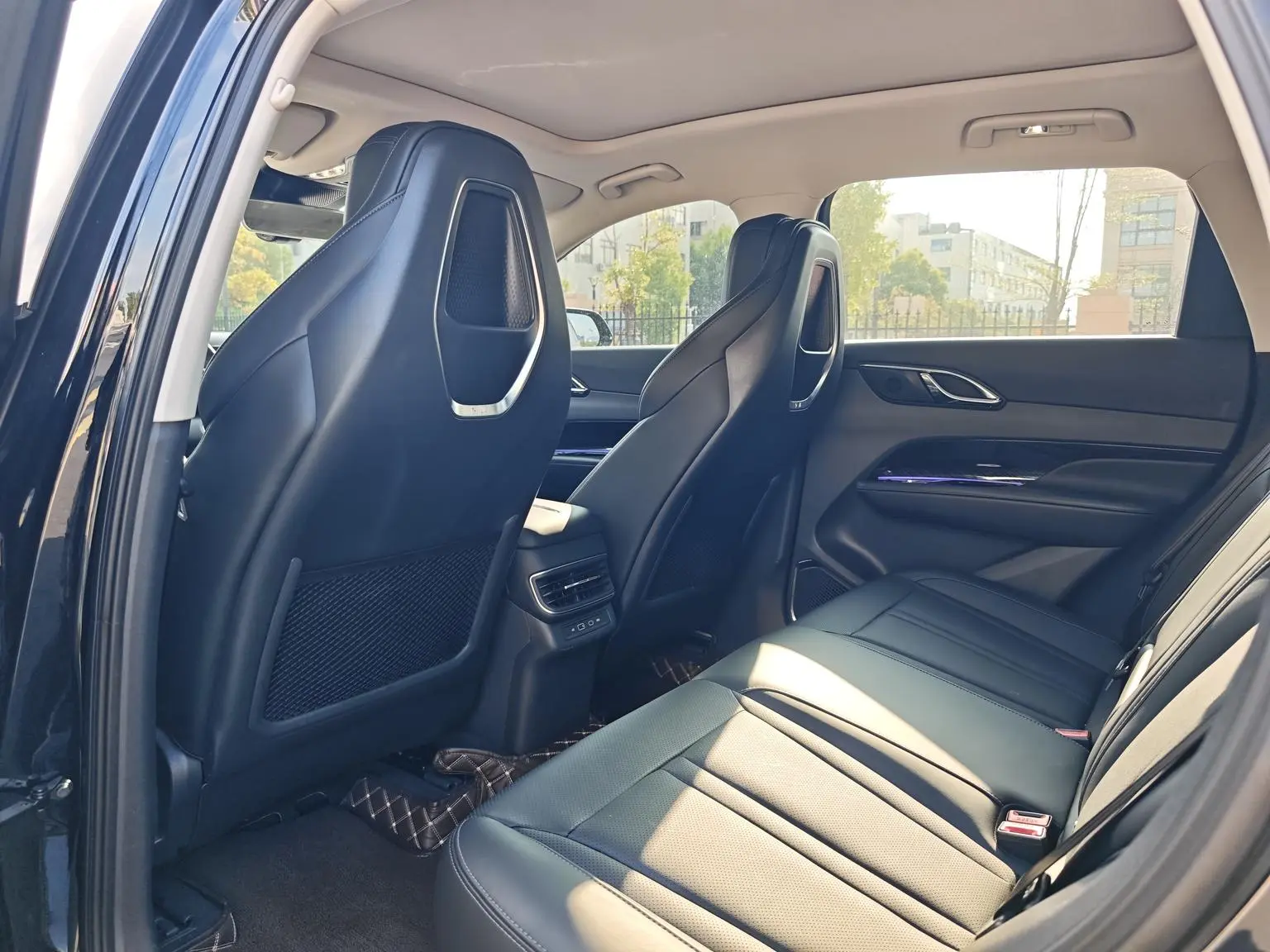 Hongqi HS3 2023 1.5T