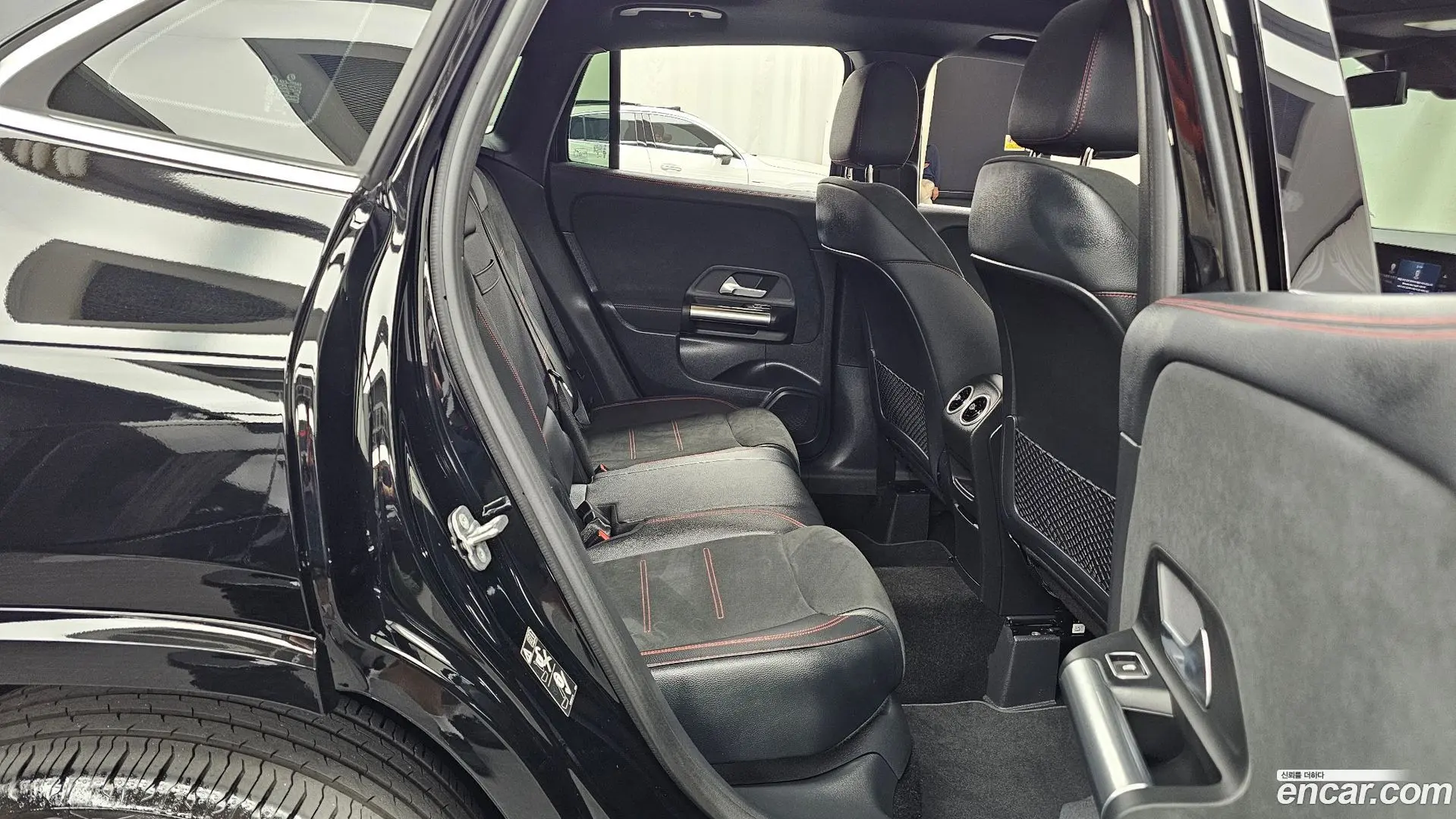 Mercedes-Benz GLA-Class GLA250 4MATIC 2023