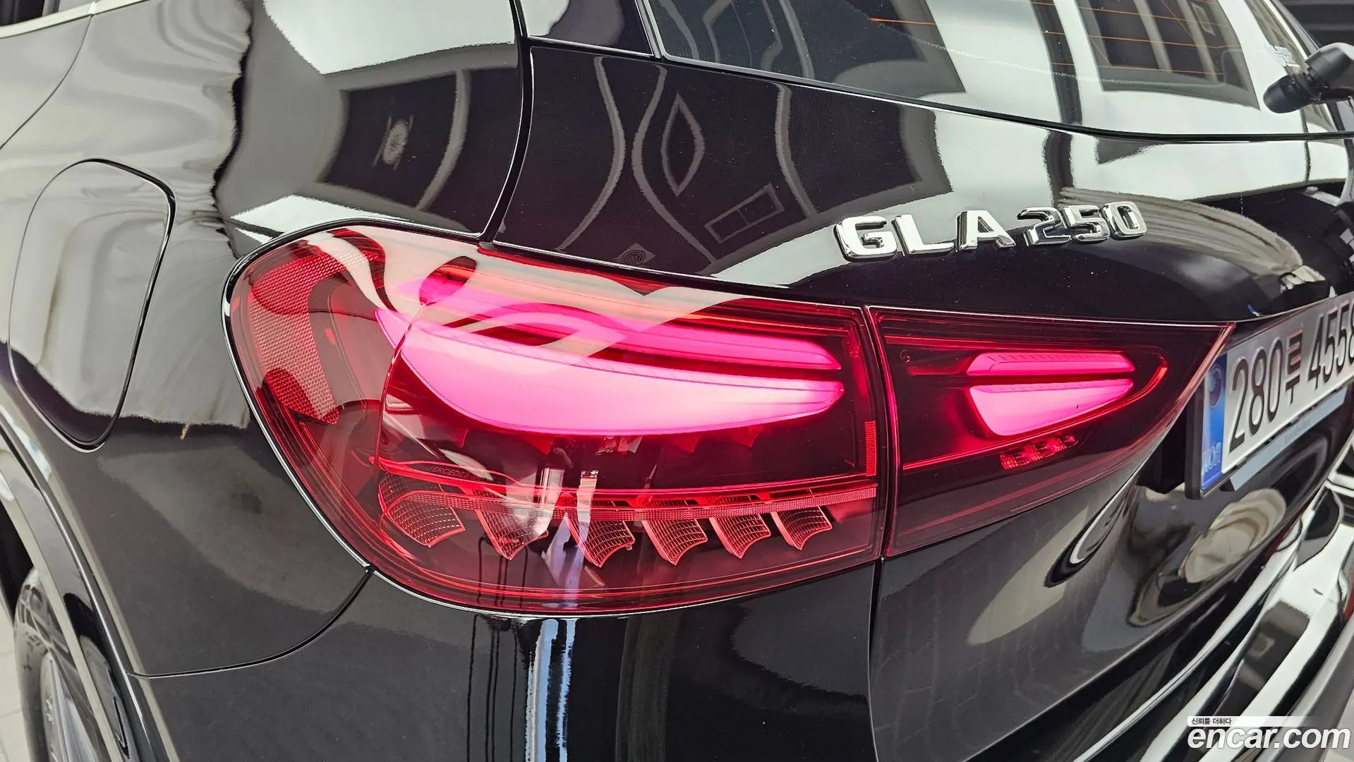 Mercedes-Benz GLA-Class GLA250 4MATIC 2023