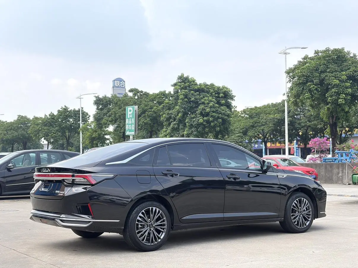 Dongfeng Aeolus Yixuan MAX 2023 1.5T
