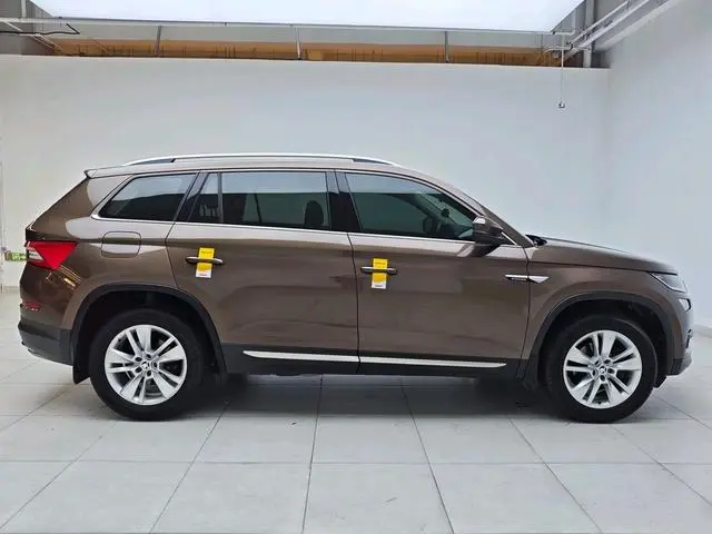 Skoda 2018 TSI330 7 seat 2WD Luxury Premium Enjoy