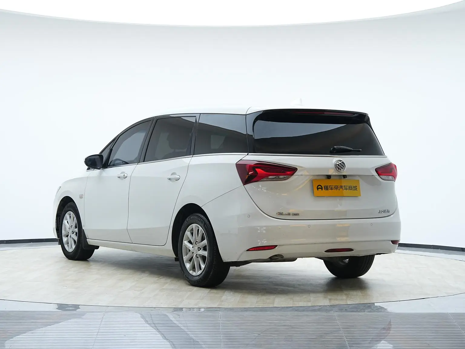 Buick GL6 2019 18T 5 seat Elite China V