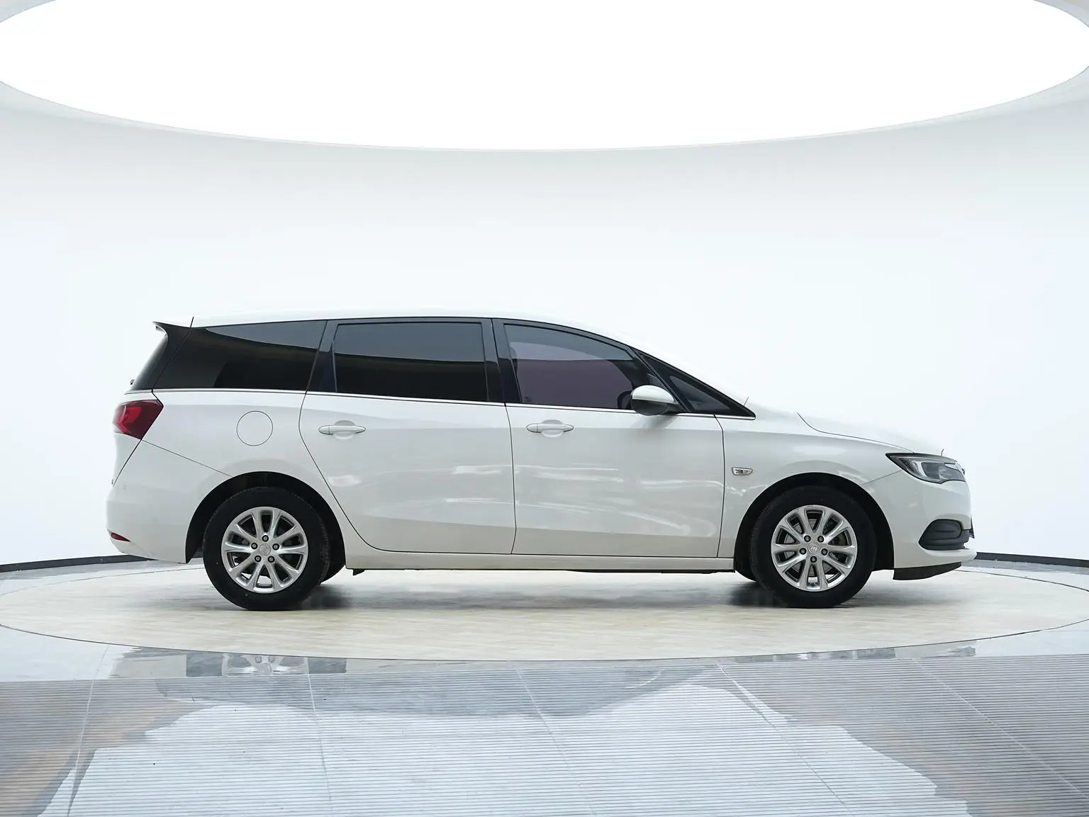 Buick GL6 2019 18T 5 seat Elite China V