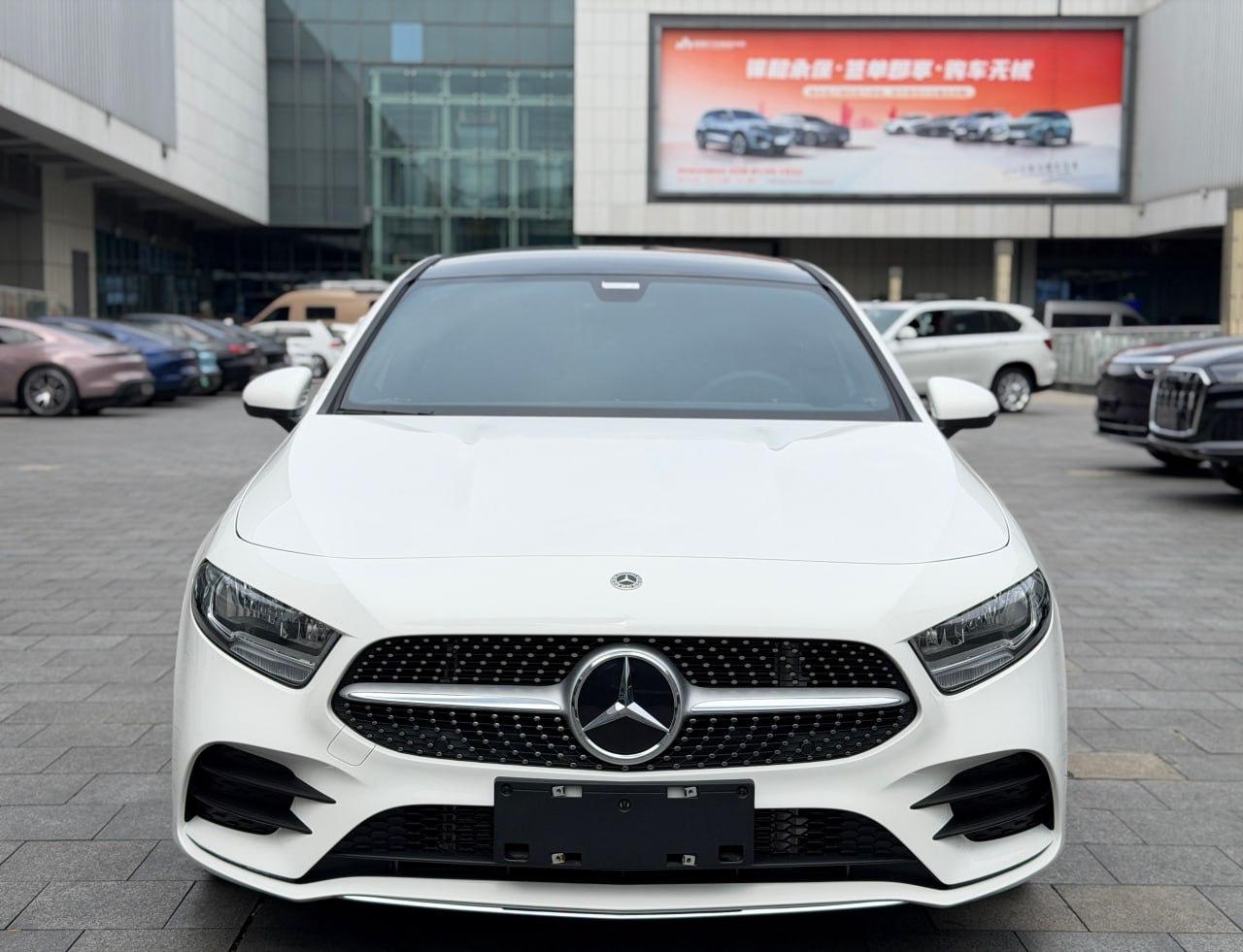 Mercedes-Benz A180L