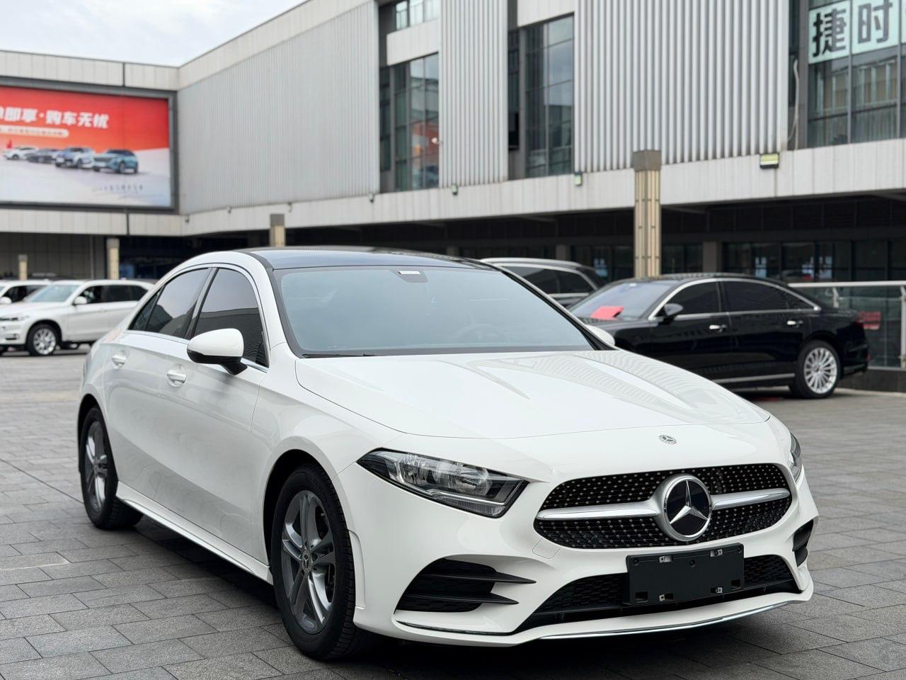 Mercedes-Benz A180L