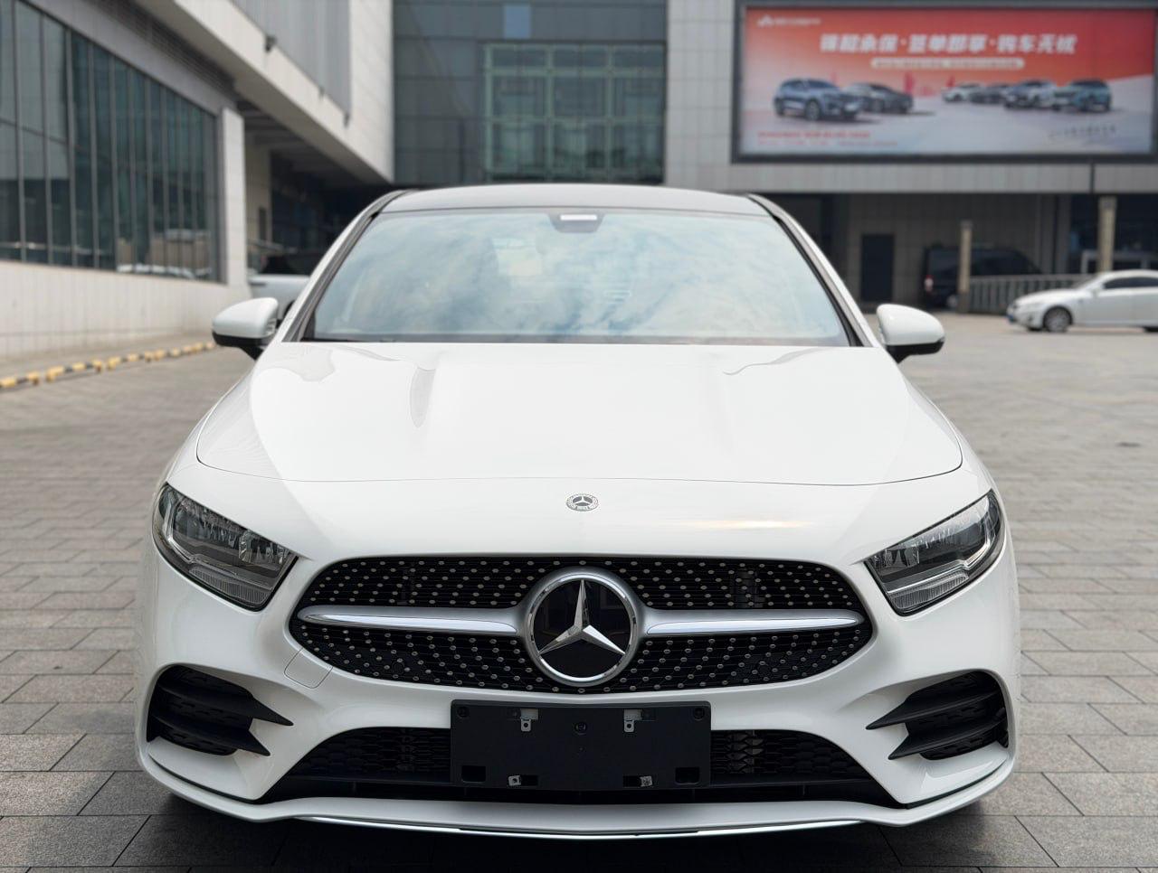 Mercedes-Benz A180L