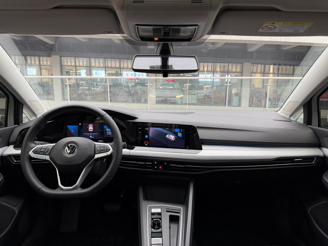 Volkswagen Golf Pro