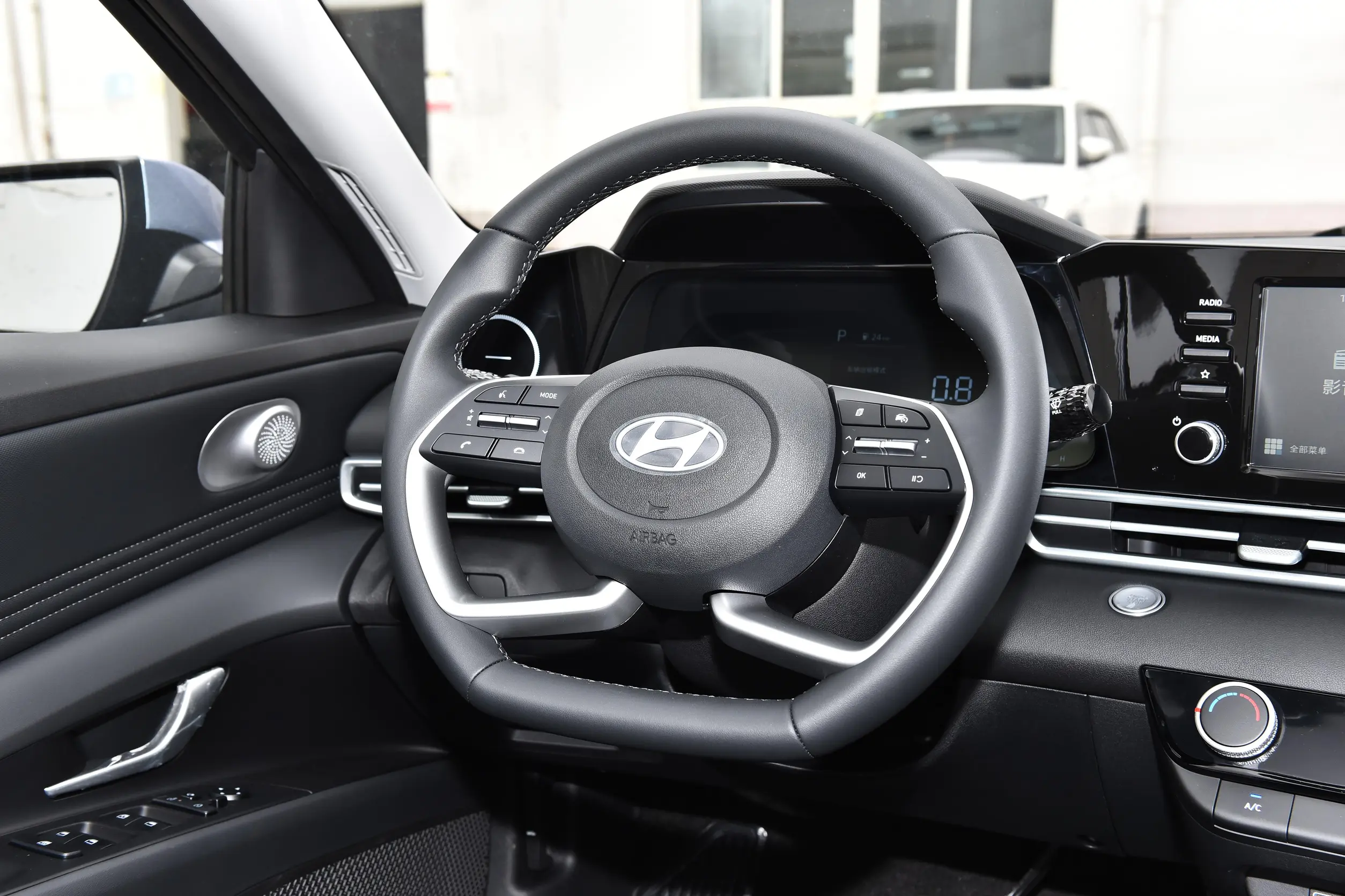 Hyundai Elantra 2025 NEW