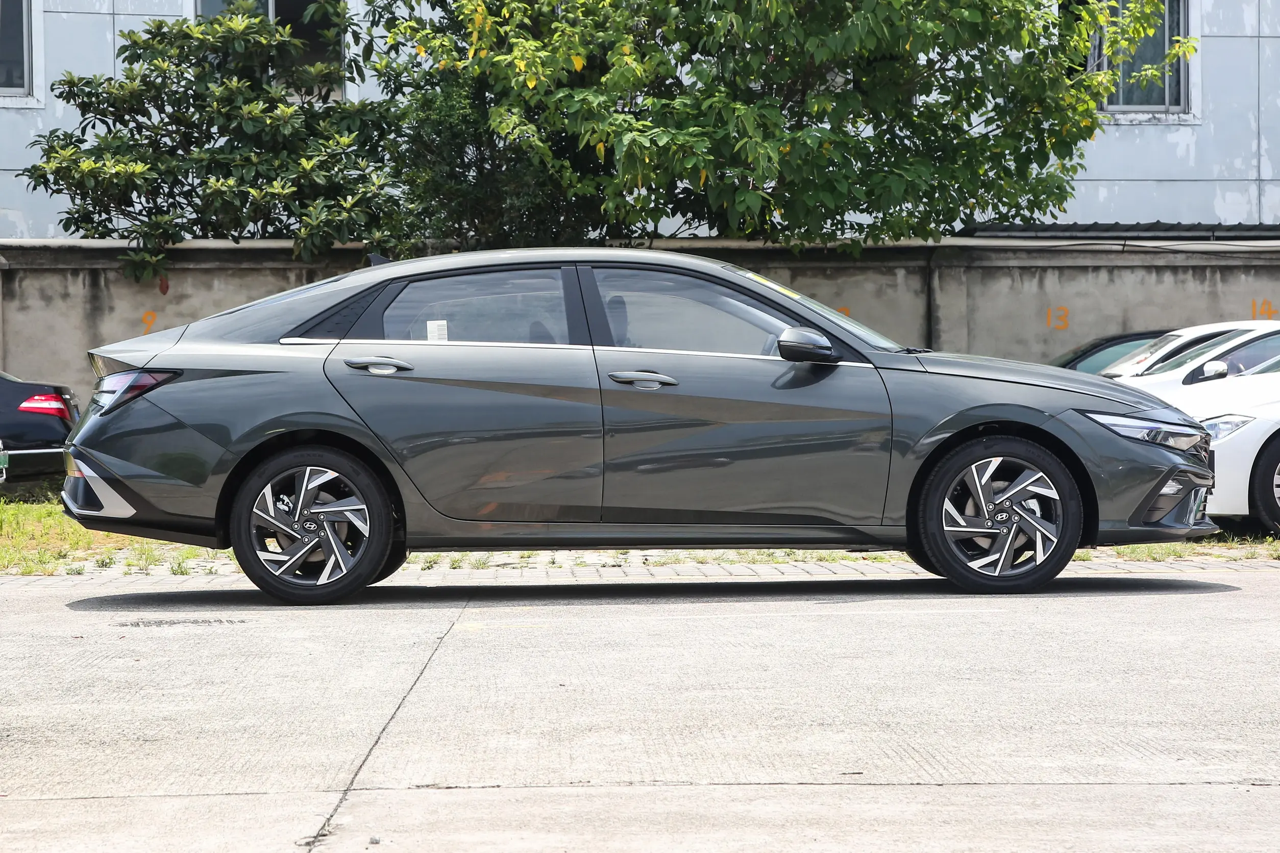 Hyundai Elantra 2025 NEW
