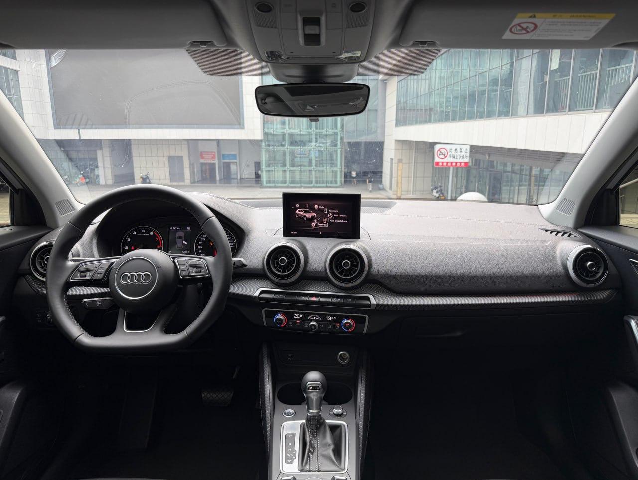 Audi Q2L