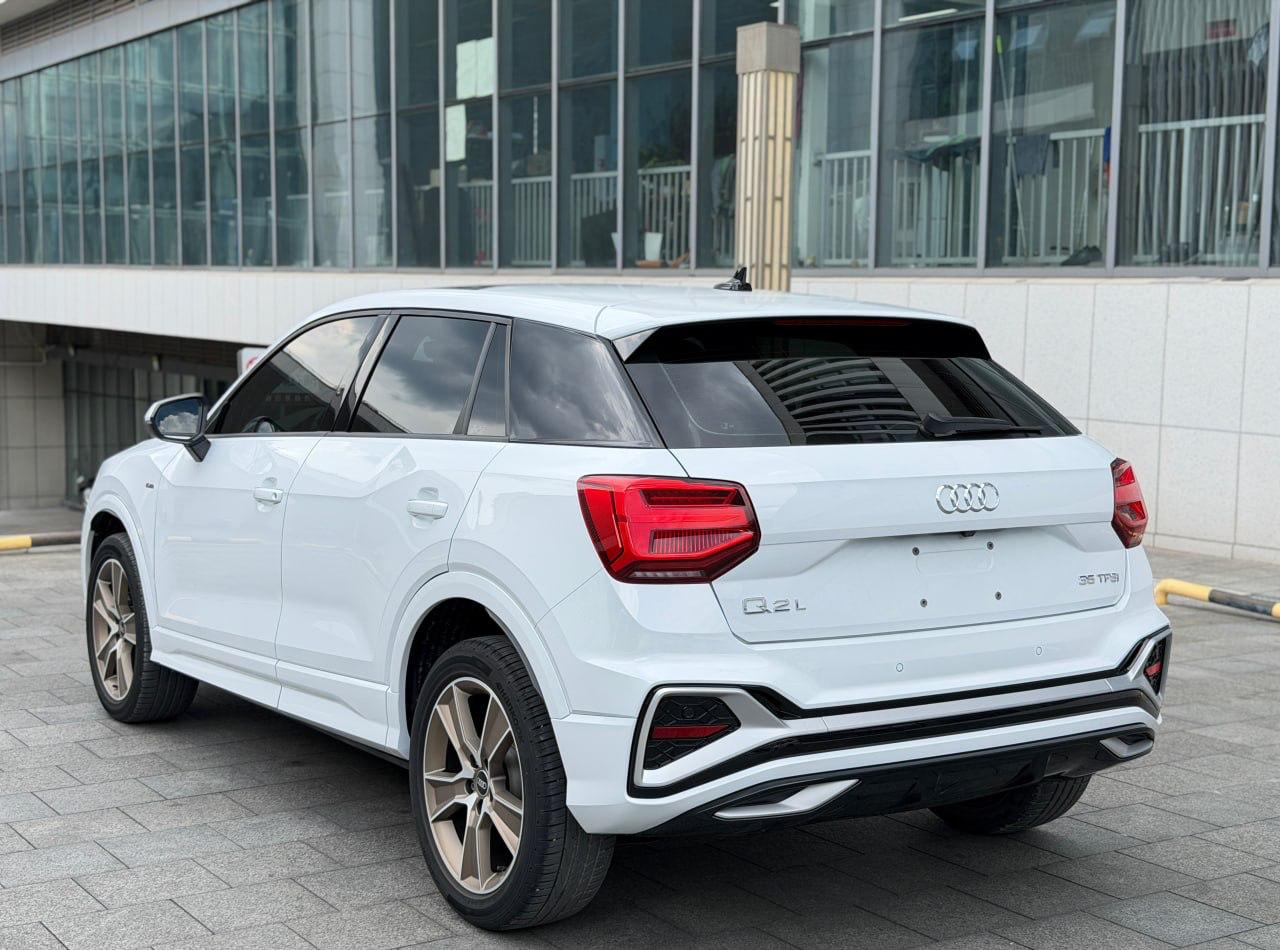Audi Q2L