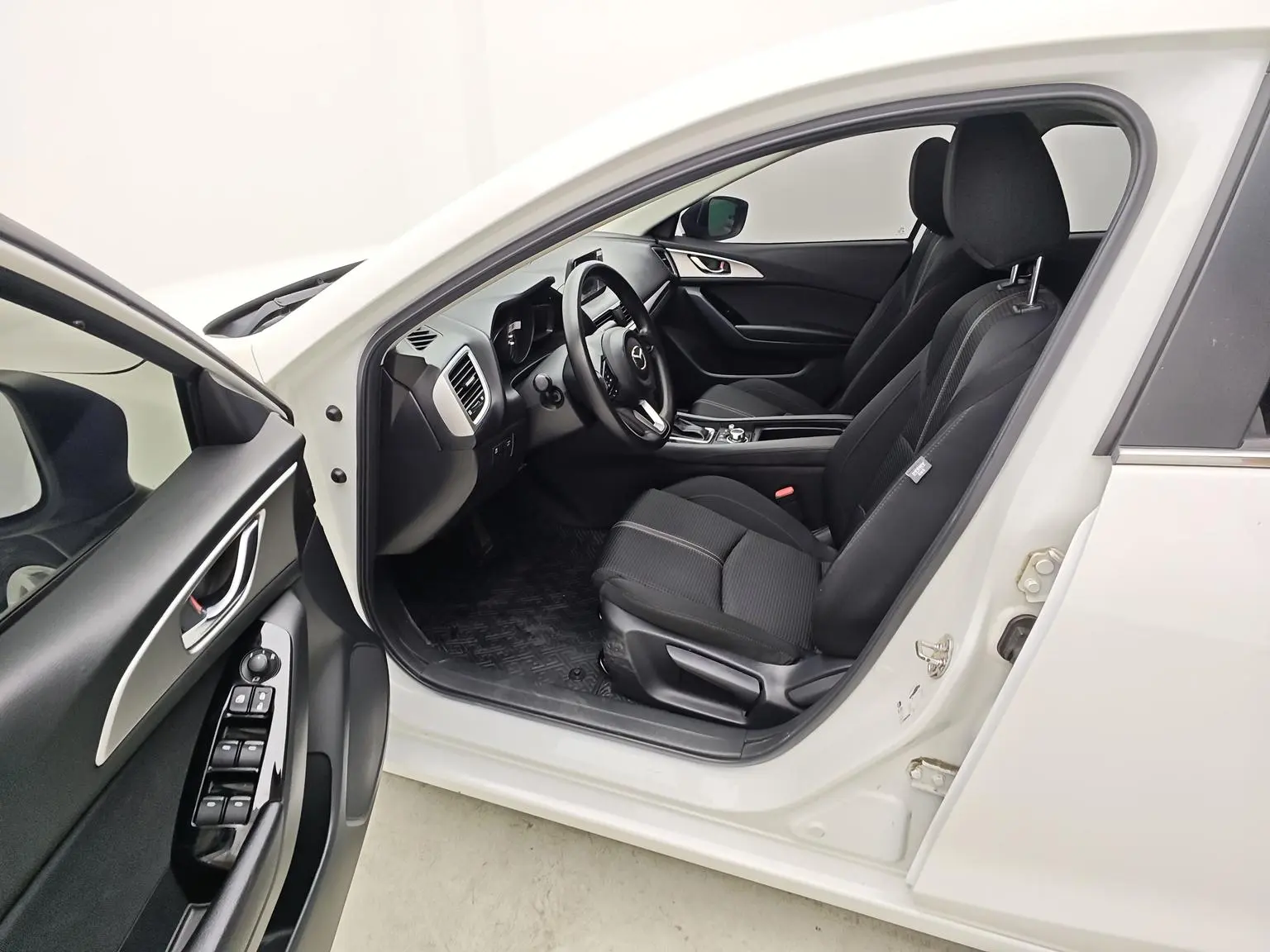 Mazda 3 Mazda3 2019 Sedan 1.5L Auto Luxury China VI