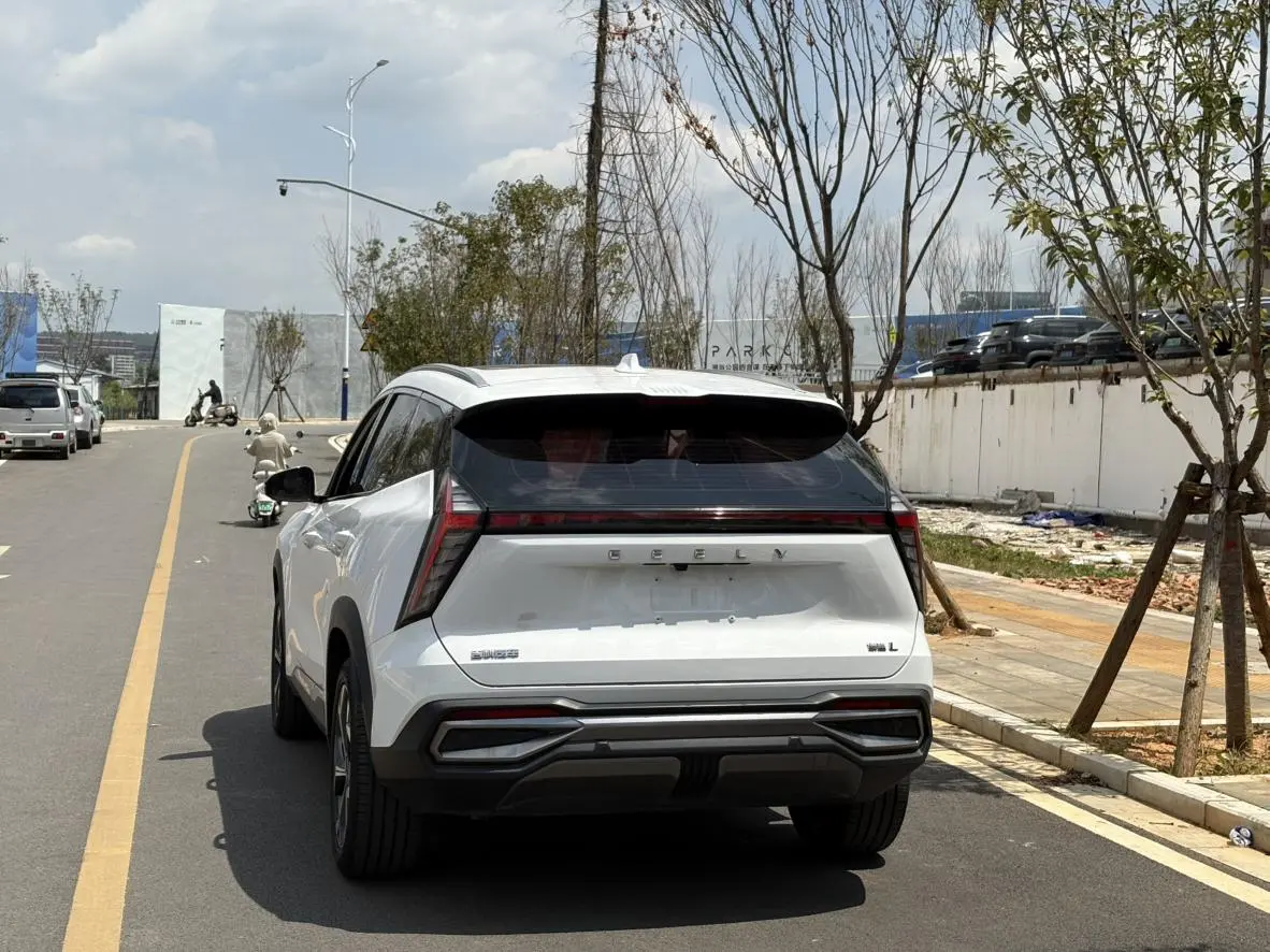 Geely Boyue L 2023 1.5TD DCT Premium
