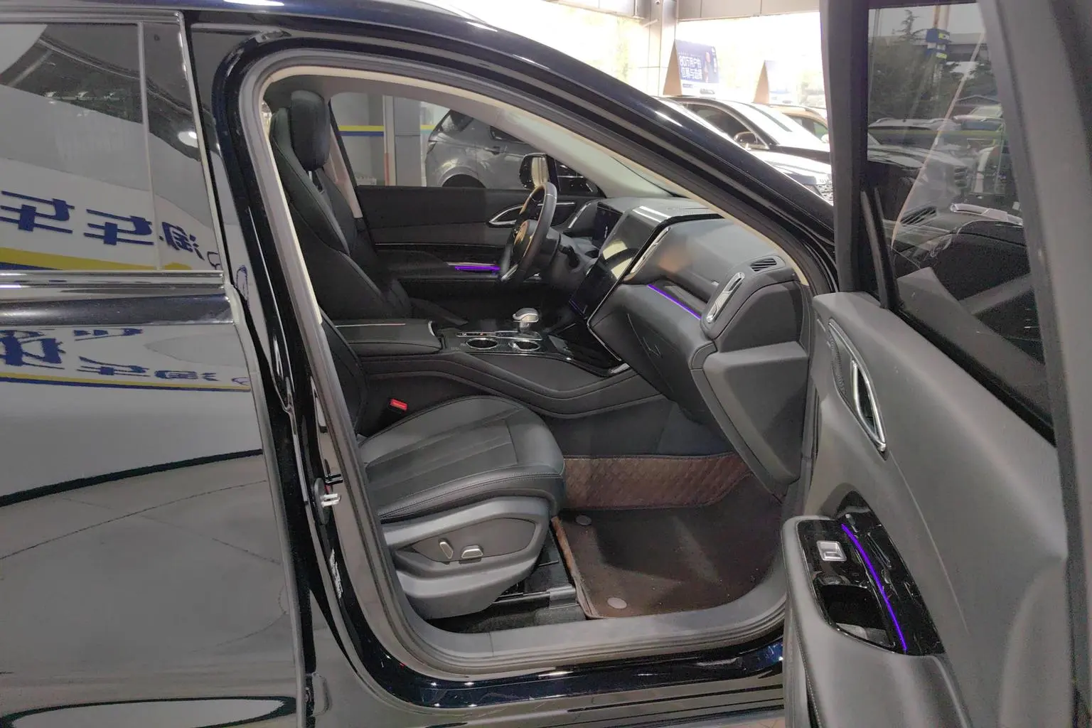 Hongqi HS3 2023 1.5T