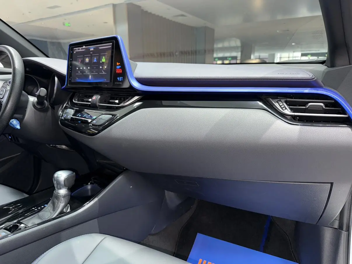 Toyota C-HR 2020 2.0L Leading