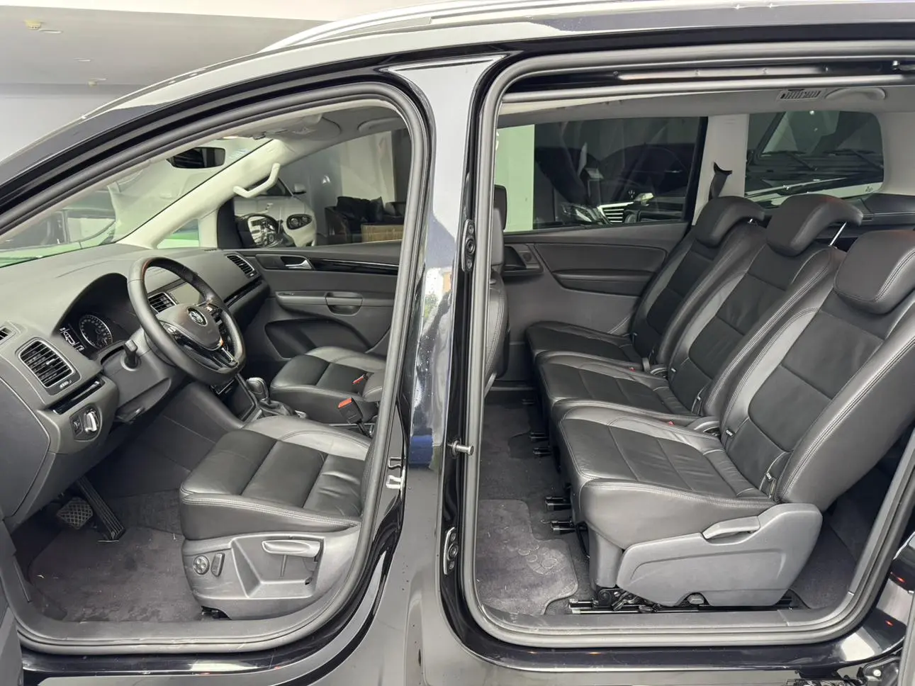 Volkswagen Sharan 2018 380TSI Premium Plus 7 seat