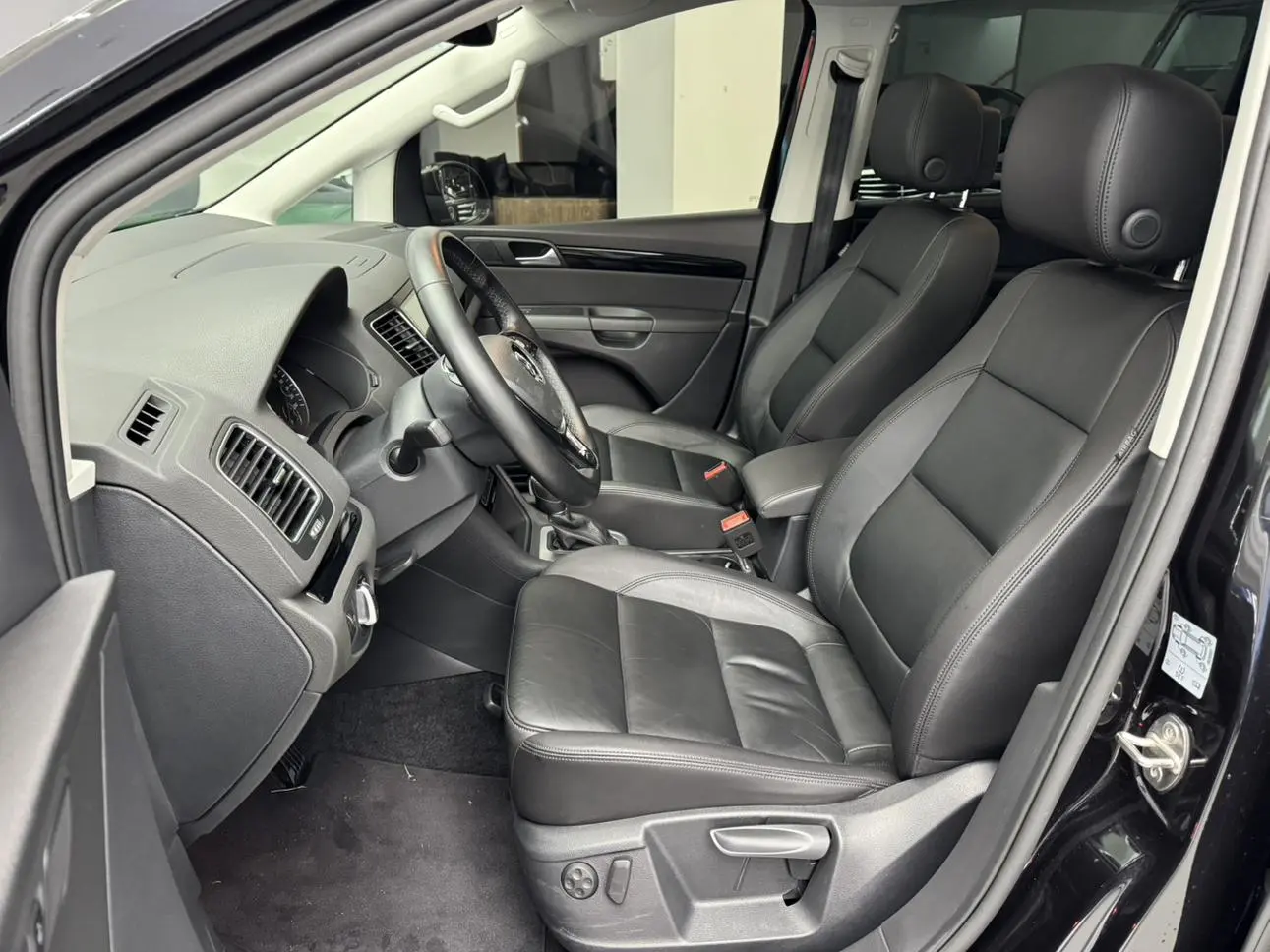 Volkswagen Sharan 2018 380TSI Premium Plus 7 seat