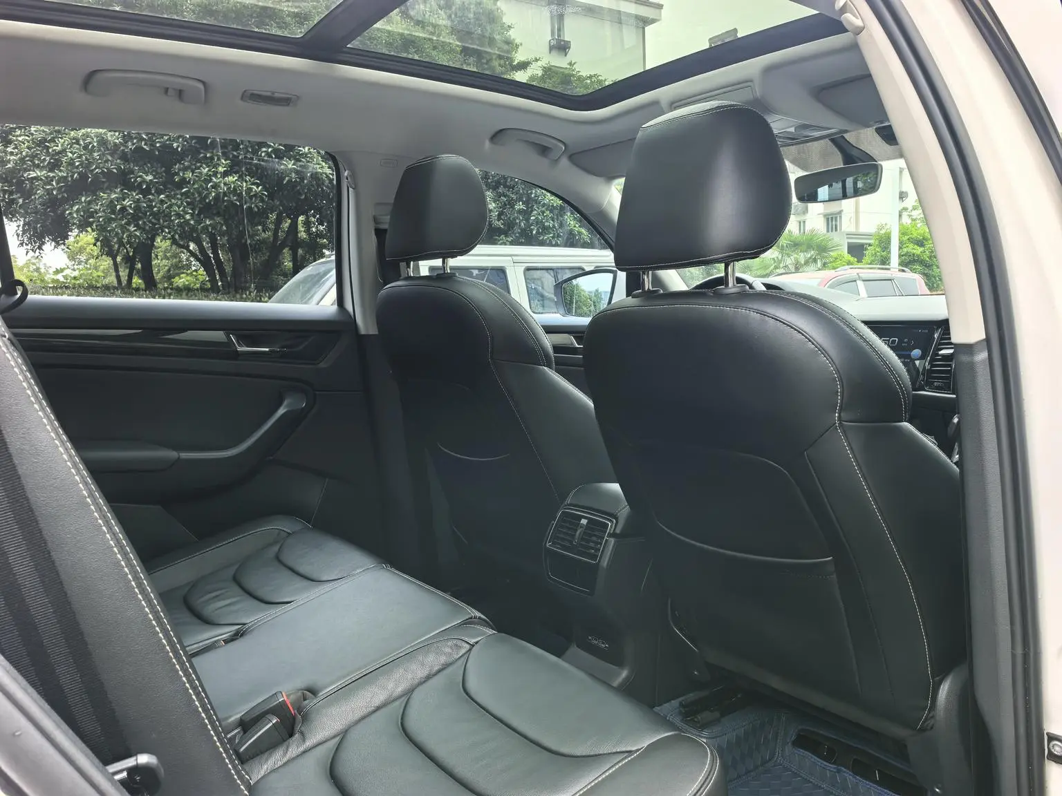 Skoda 2018 Facelift TSI330 7 seat 2WD Luxury Premium Enjoy